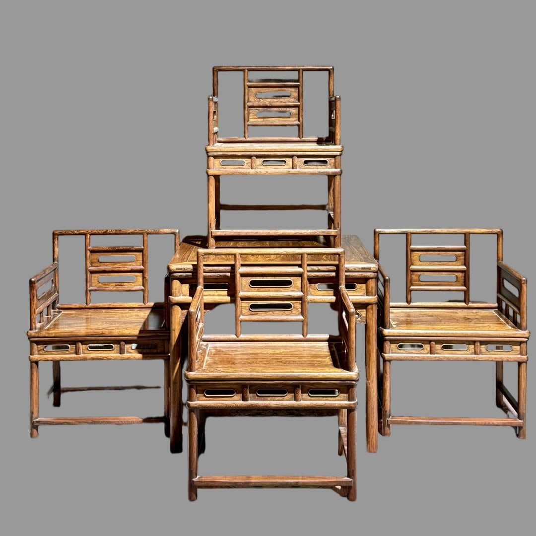 A Set of Exquisite Huanghuali Wood Furniture: A Set of Exquisite Huanghuali Wood Furniture,Qing Dynasty, China,Size:35.4inx35.4inx31.5in (Table), 24.4inx18.9inx34.6in (Chair) 一套黄花梨家具,中ࢲ