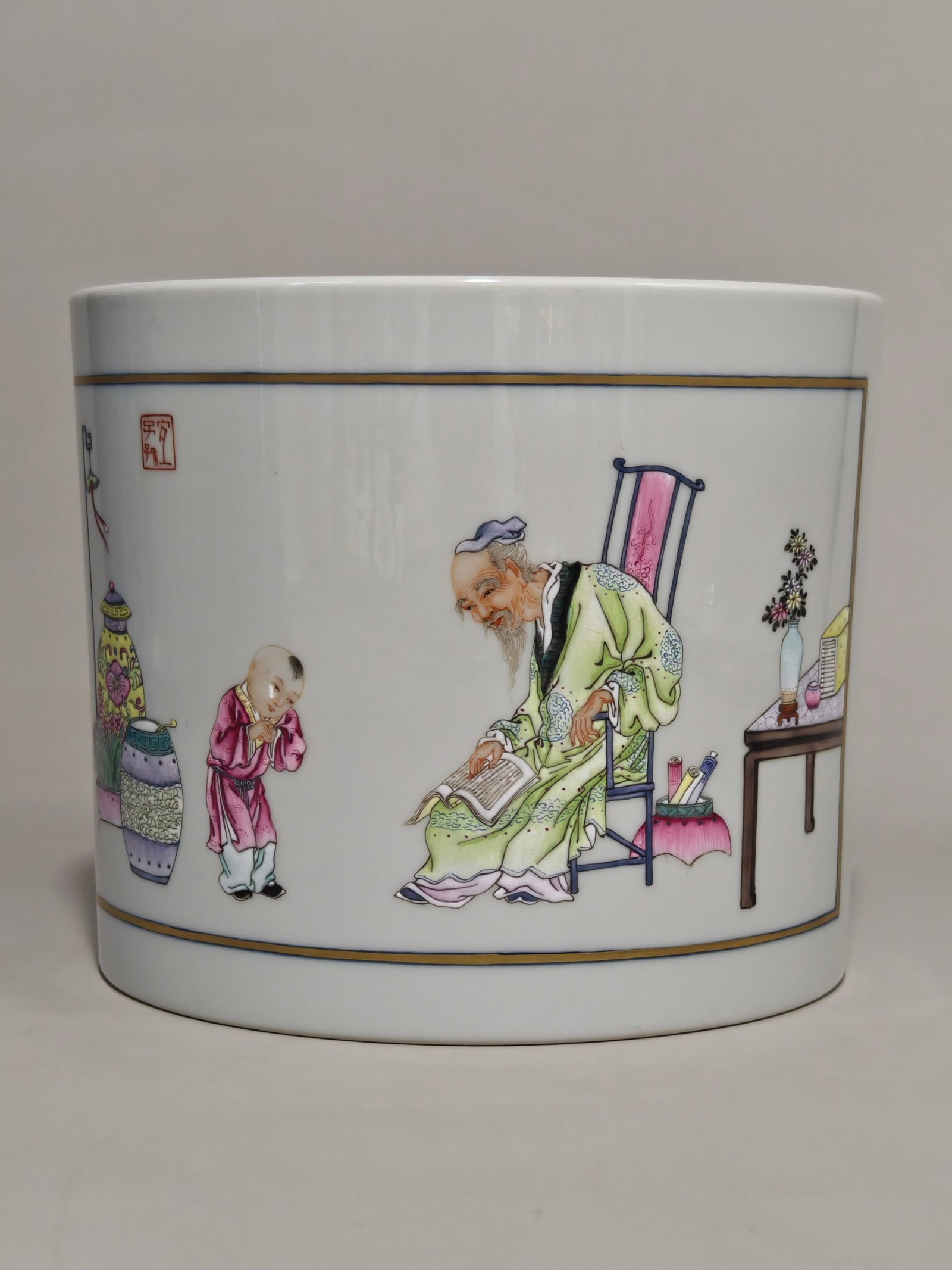 An Exquisite Famille-Rose Character and Story Pattern Brush Pot,with poem: An Exquisite Famille-Rose Character and Story Pattern Brush Pot,with poem,Qing Dynasty,China,Yongzheng Six-character Mark,Size:5.9inx6.9in 粉彩人物故事纹Ļ