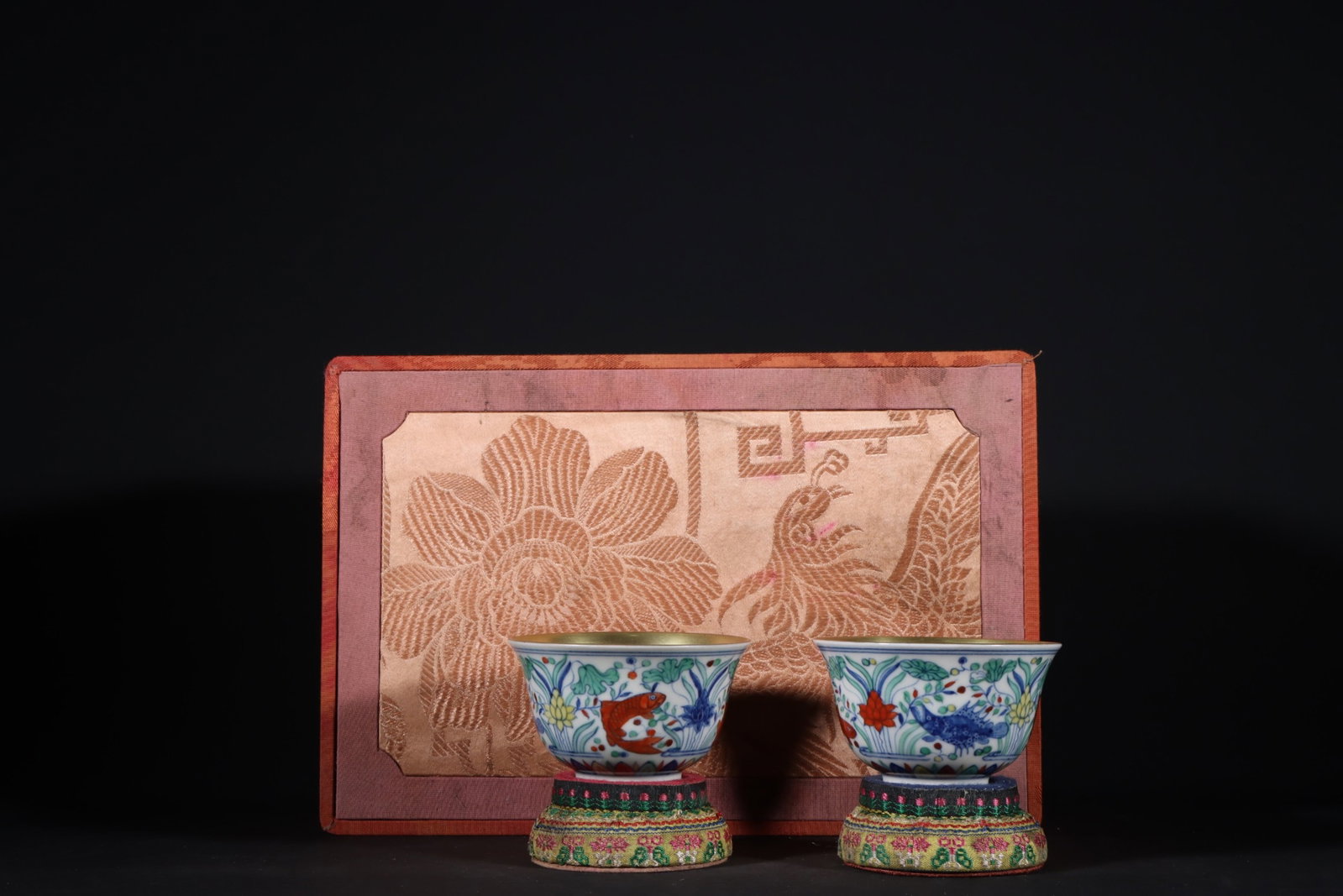 A Pair of Exquisite Doucai Gilt Hornwort Pattern Cups: A Pair of Exquisite Doucai Gilt Hornwort Pattern Cups,Ming Dynasty,China,Chenghua Six-character Mark,Size:2inx3.1in 一对斗彩鎏金鱼藻纹杯