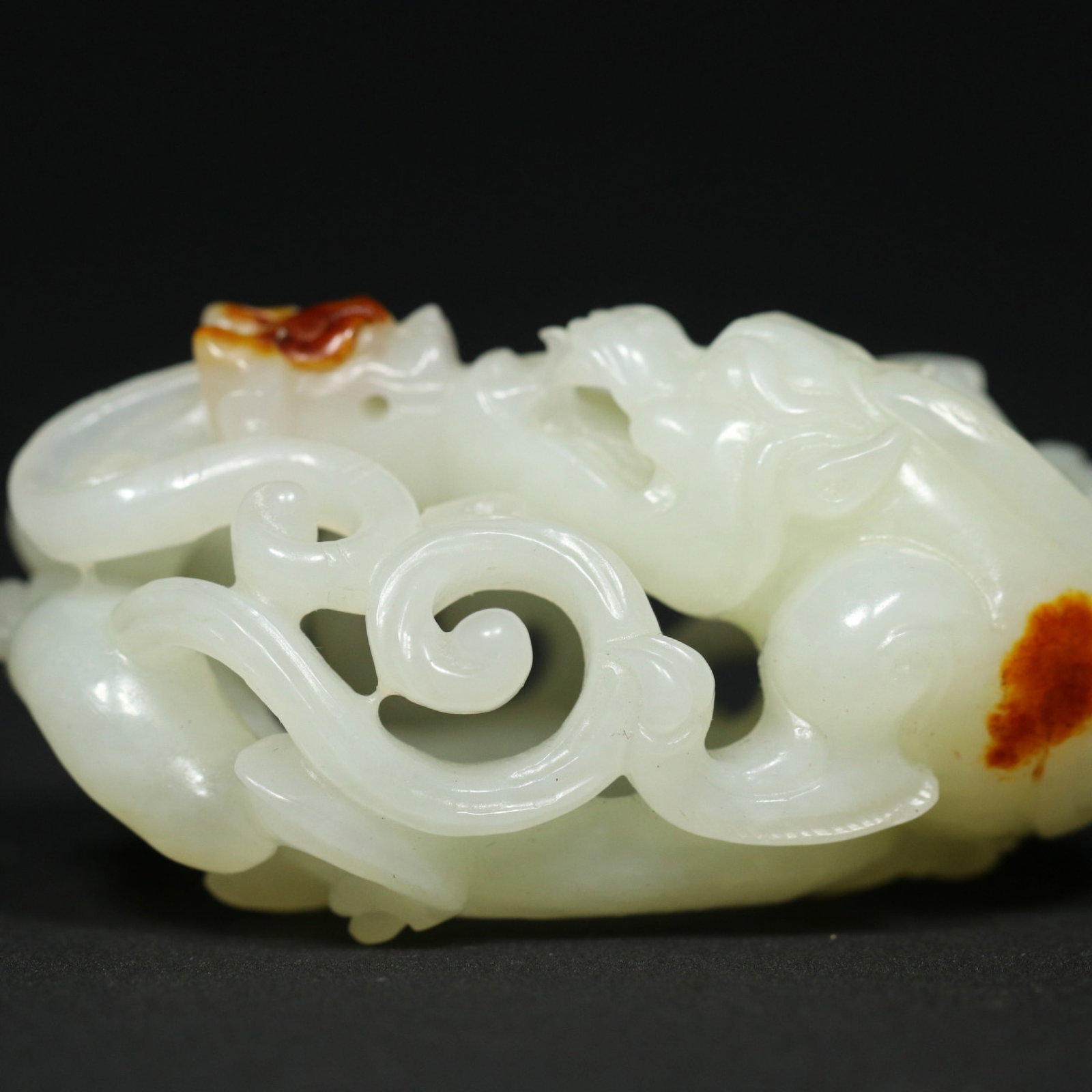 An Exquisite White Jade Dragon Pattern Hand Piece - 12