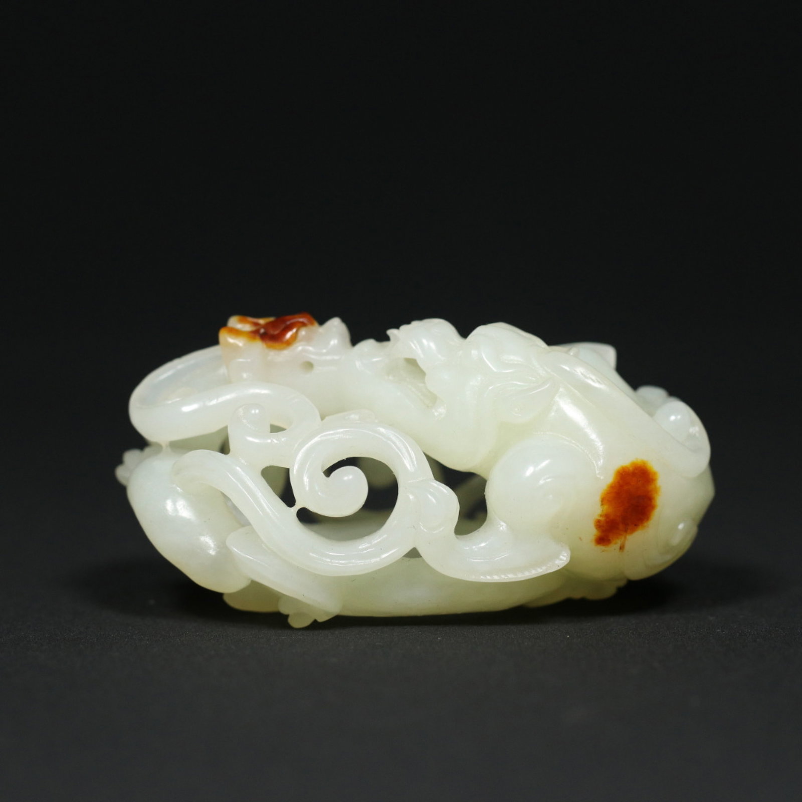 An Exquisite White Jade Dragon Pattern Hand Piece - 3