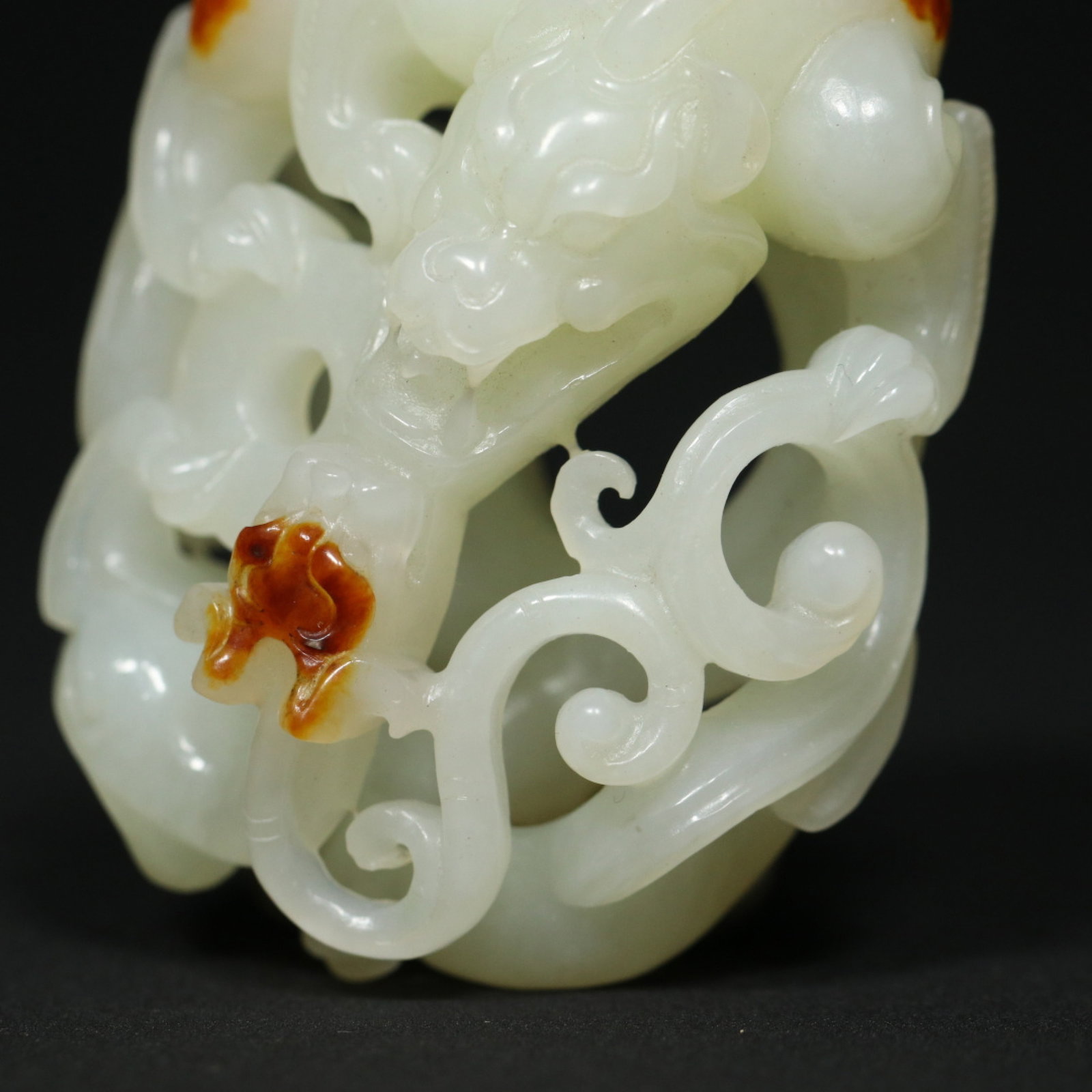 An Exquisite White Jade Dragon Pattern Hand Piece - 7