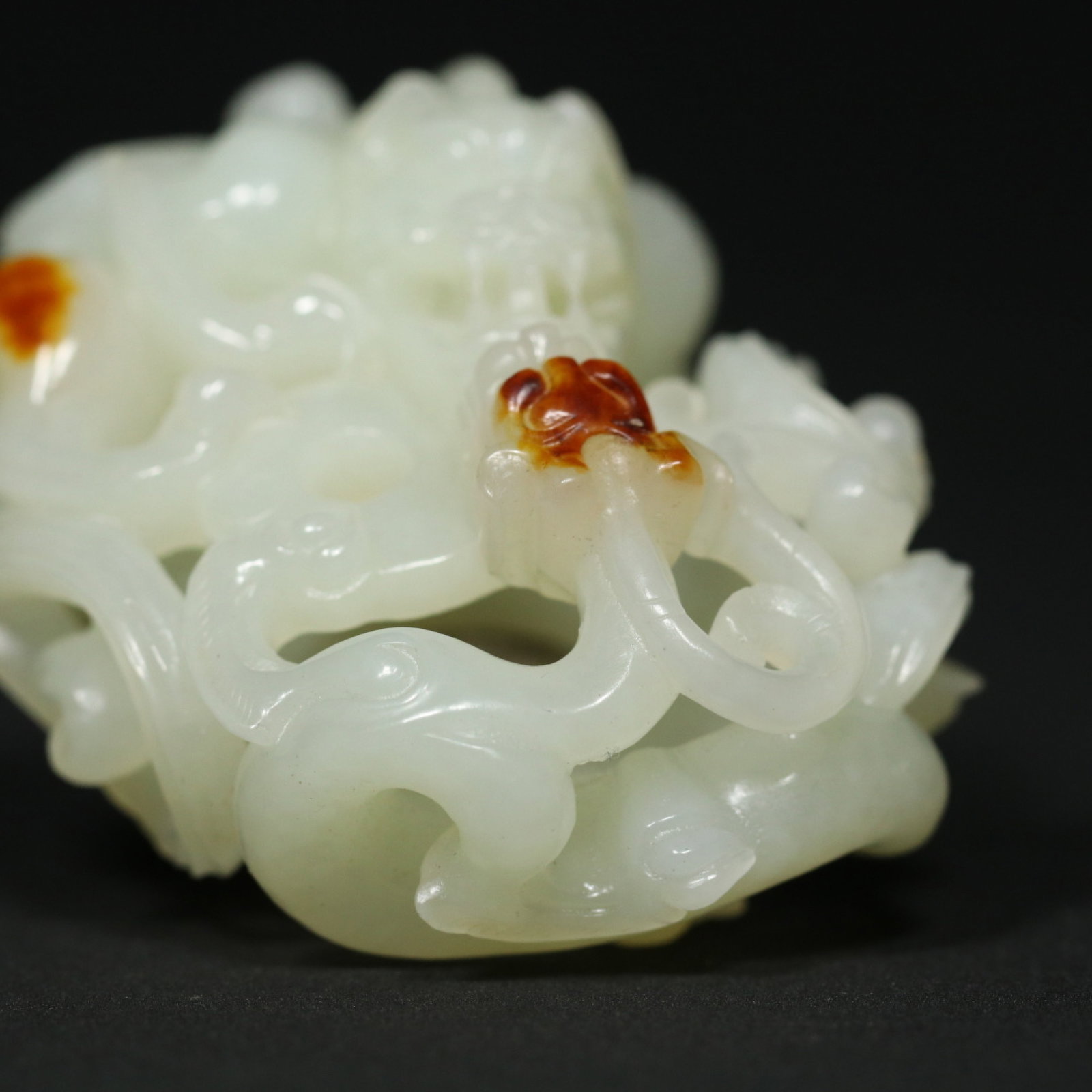An Exquisite White Jade Dragon Pattern Hand Piece - 8