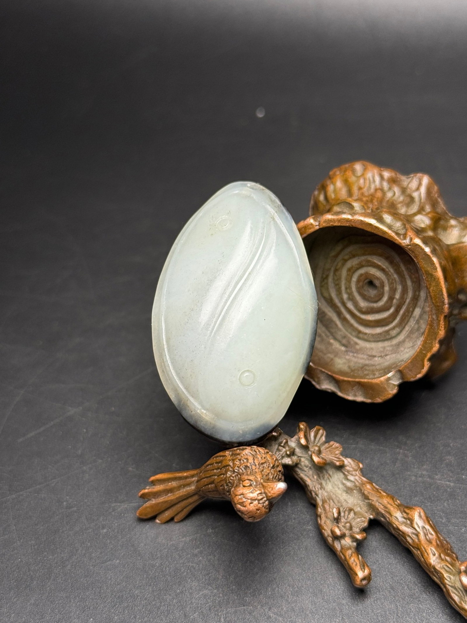 An Exquisite White Jade Buffalo Pattern Ornament - 2