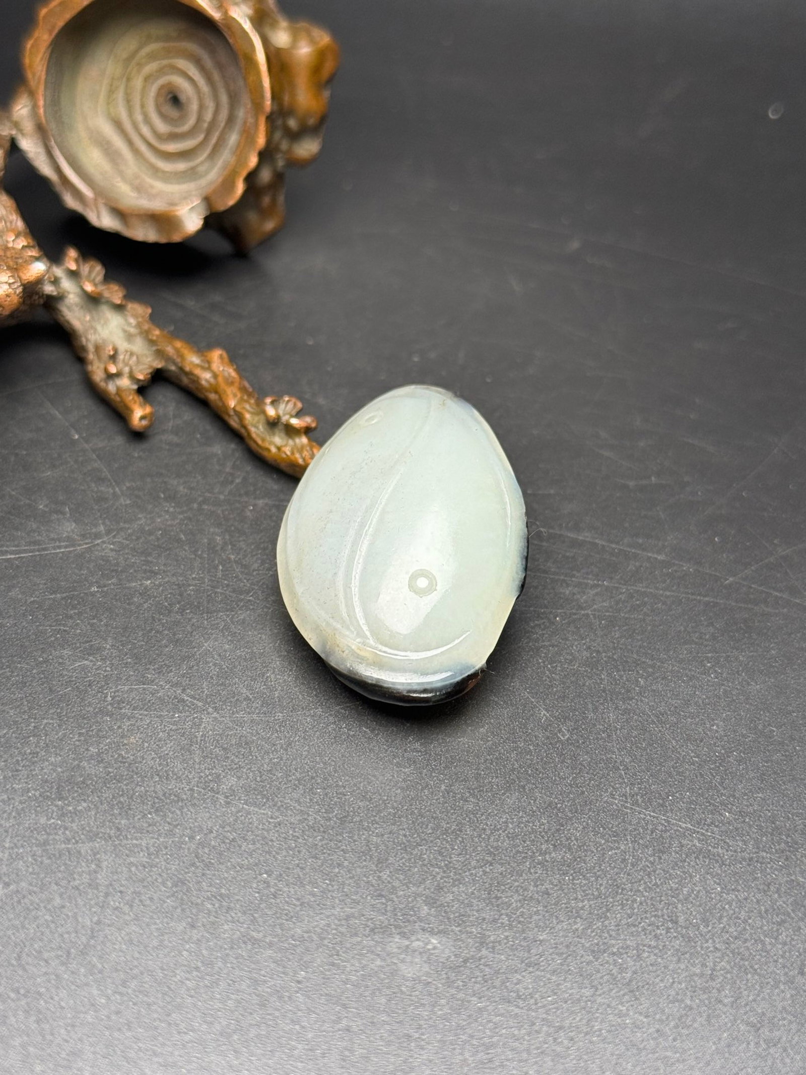 An Exquisite White Jade Buffalo Pattern Ornament - 6