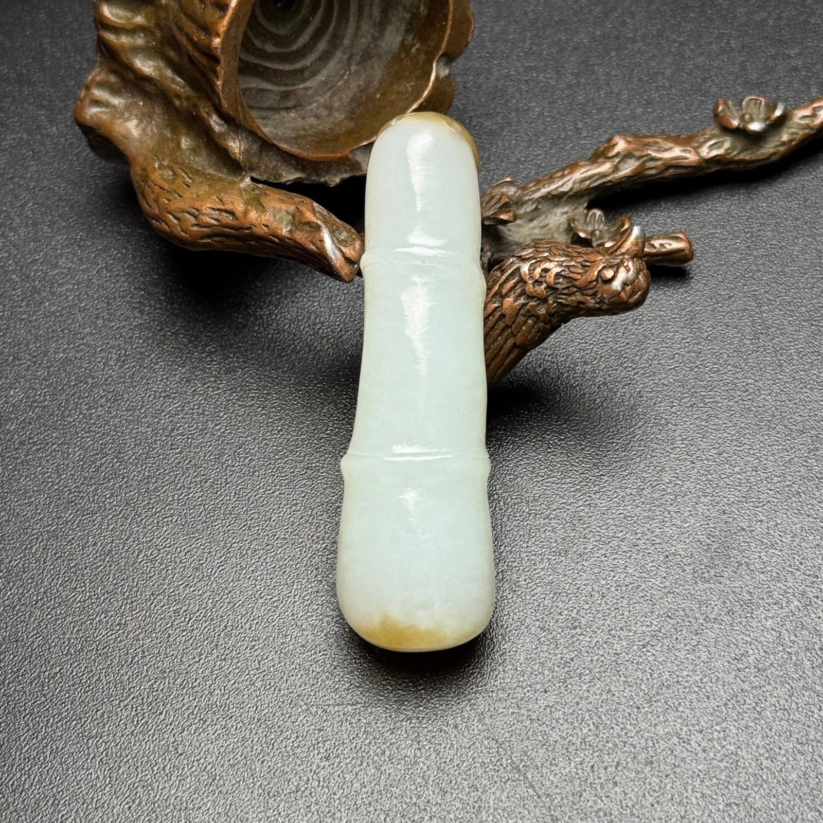 An Exquisite White Jade Bamboo Pattern Pendant - 2