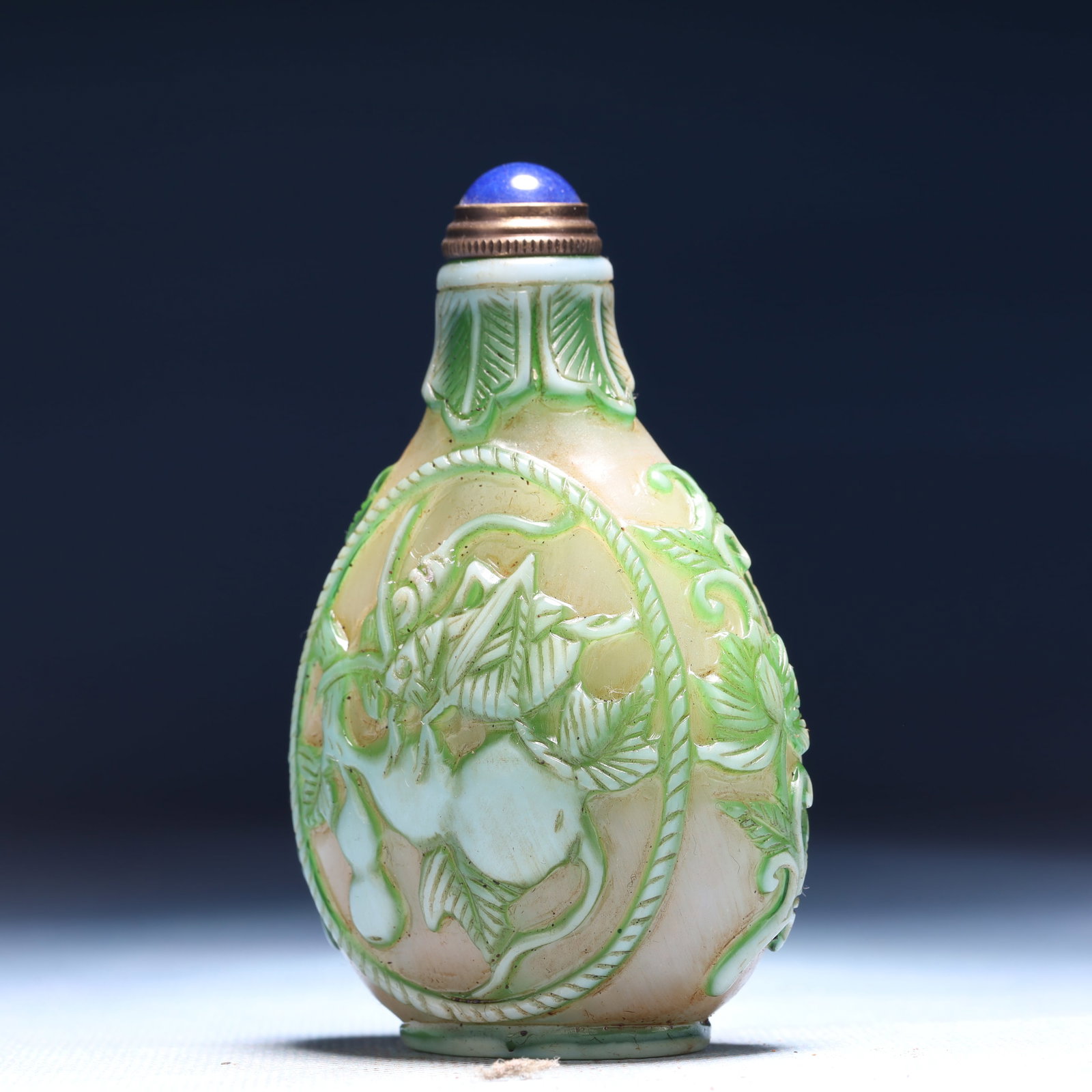 An Exquisite Glass Cricket Pattern Snuff Bottle - 2