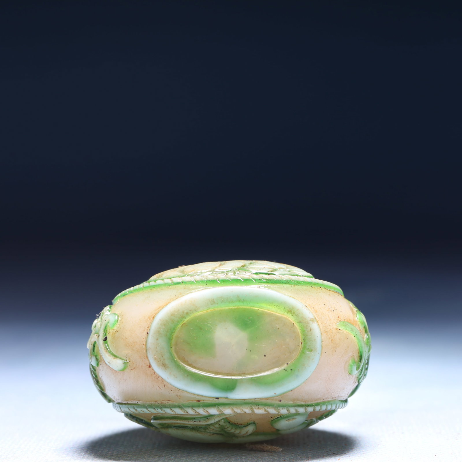 An Exquisite Glass Cricket Pattern Snuff Bottle - 8