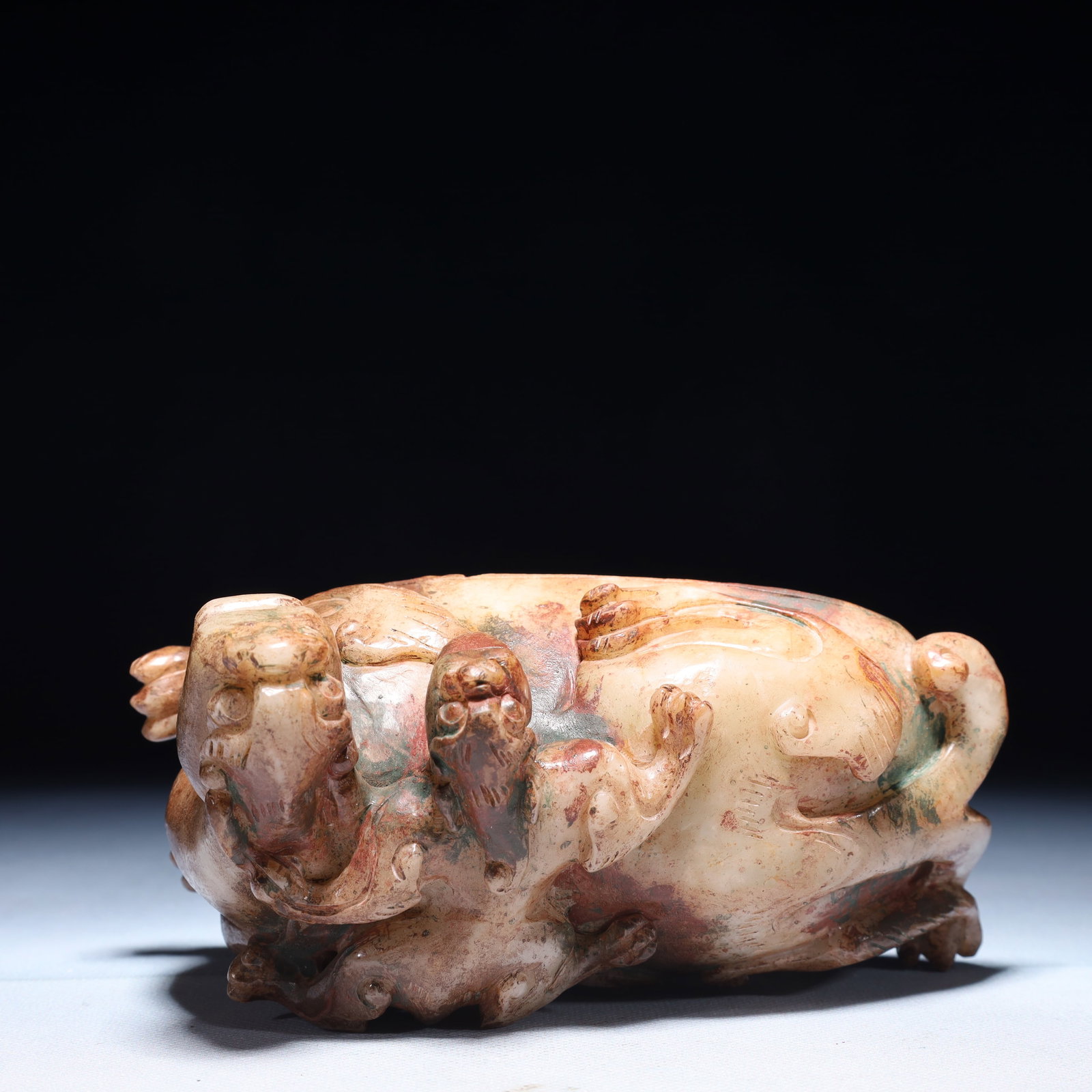 An Exquisite White Jade Beast Pattern Ornament - 10