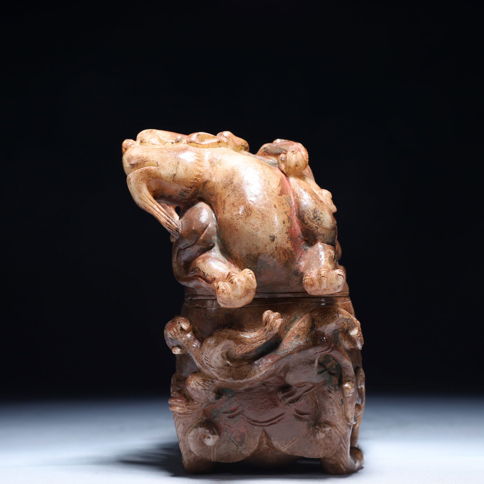 An Exquisite White Jade Beast Pattern Ornament - 8