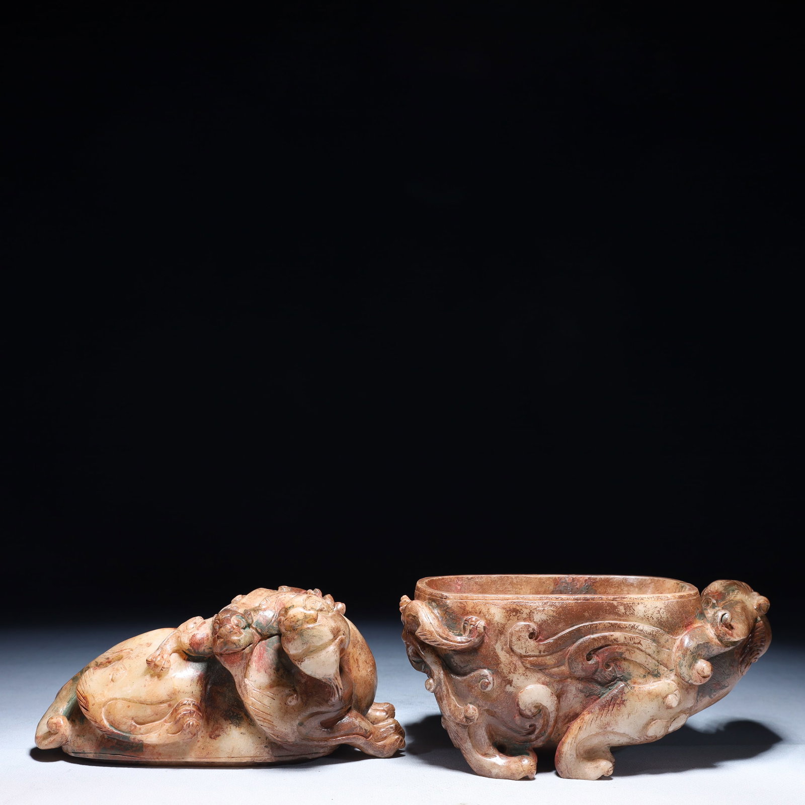 An Exquisite White Jade Beast Pattern Ornament - 9