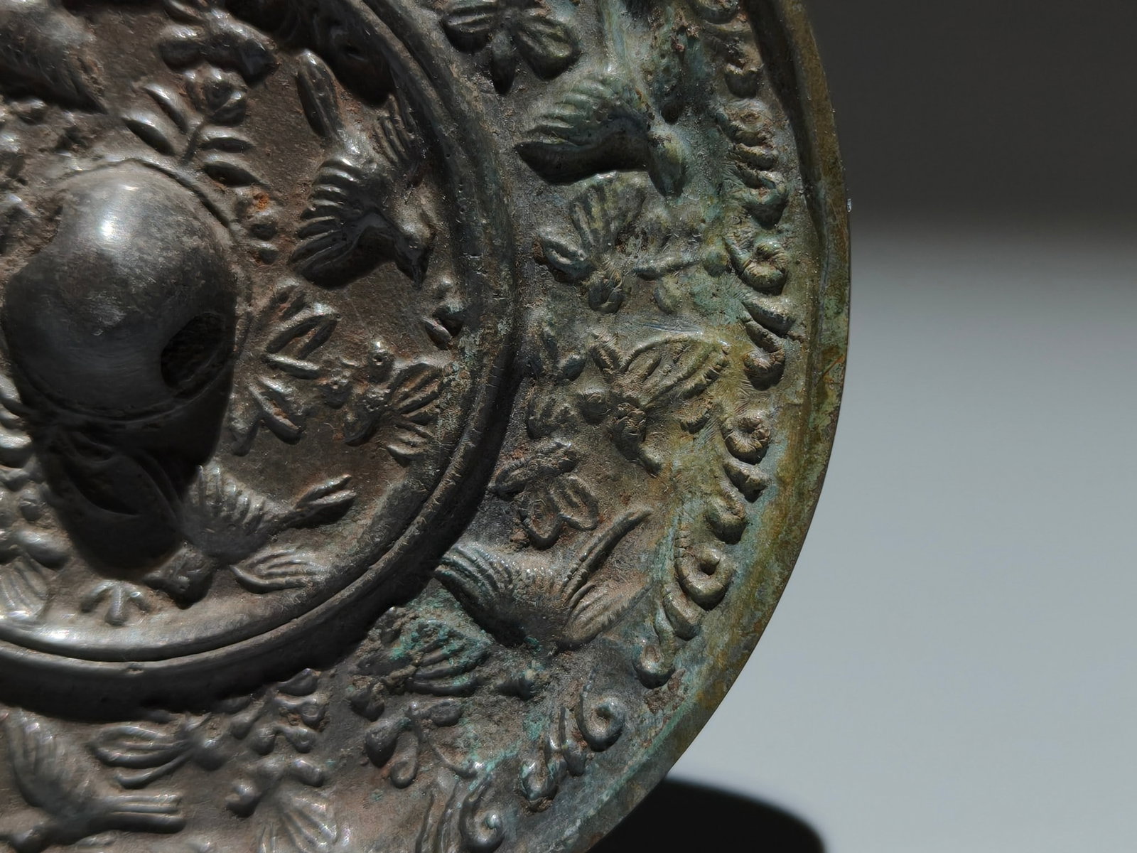 An Exquisite Bronze Flower and Bird Pattern Mirror - 4