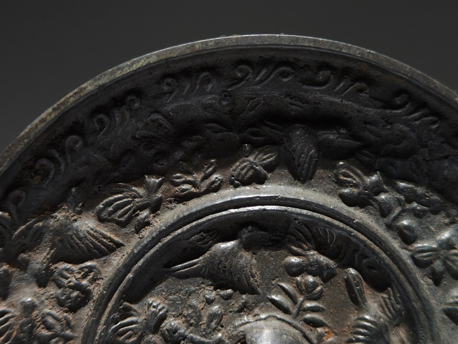 An Exquisite Bronze Flower and Bird Pattern Mirror - 6