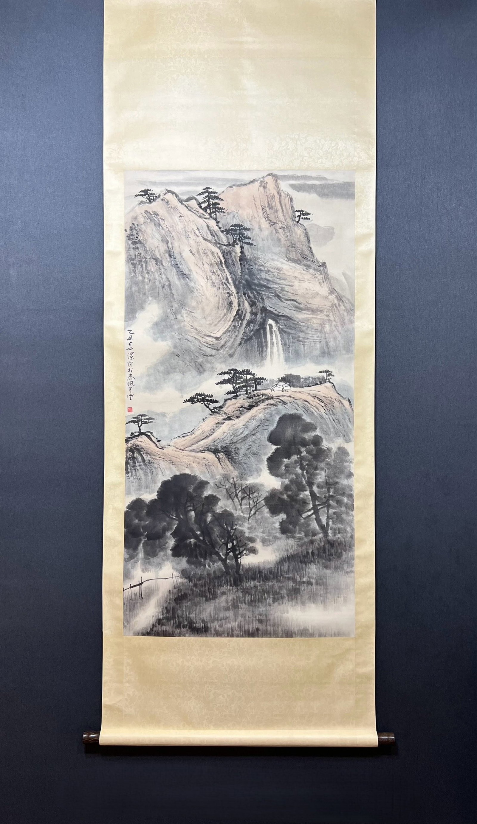 A Chinese Vertical Scroll Ink Painting of Landscape on Paper: A Chinese Vertical Scroll Ink Painting of Landscape on Paper,Yang Shanshen,Size:26.4inx53.9in 一幅中国水墨山水画立轴,杨善&