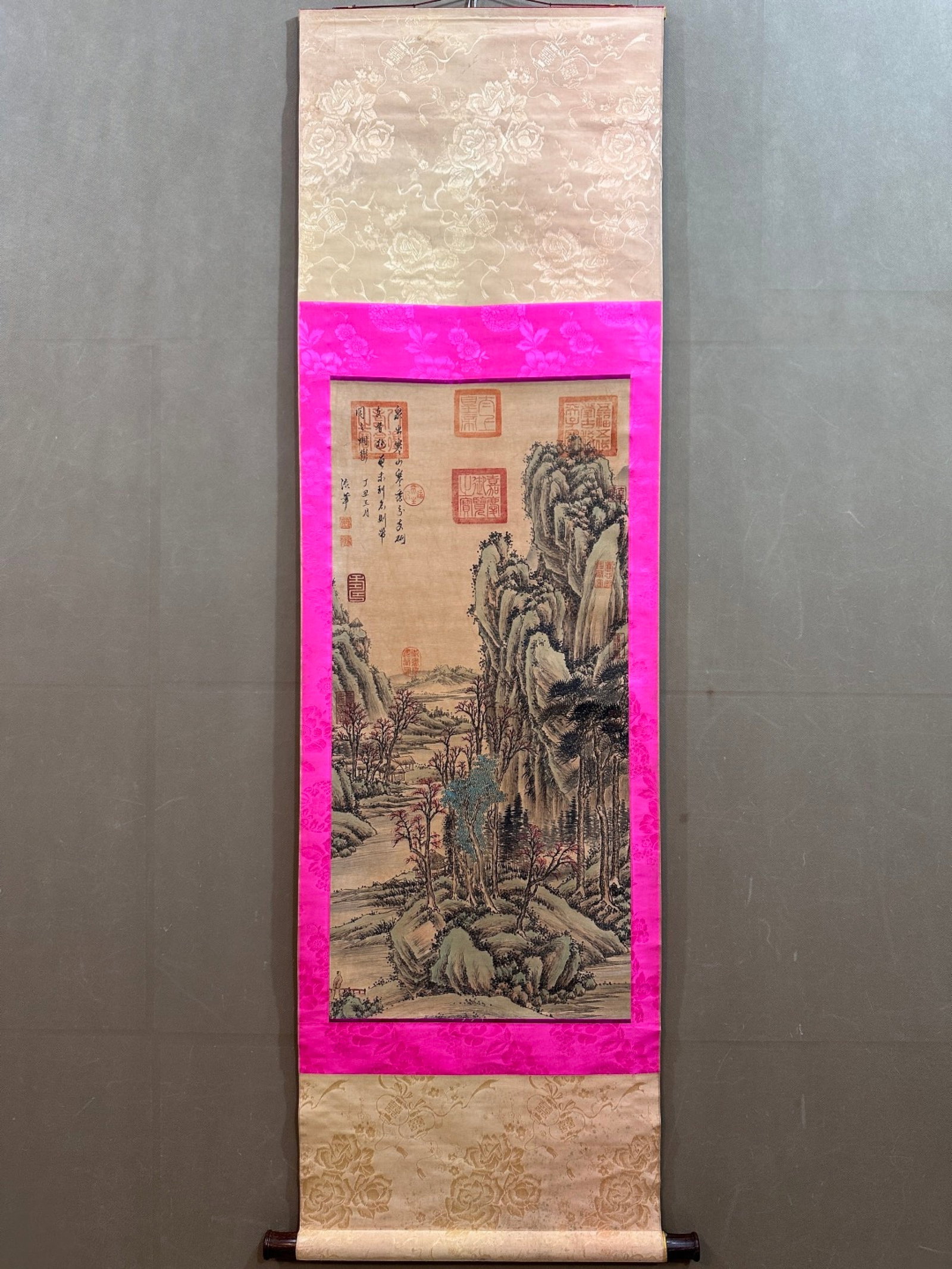 A Chinese Vertical Scroll Ink Painting of Landscape on Paper: A Chinese Vertical Scroll Ink Painting of Landscape on Paper,Qian Long,Size:17.3inx36.2in 一幅中国水墨山水画立轴,乾隆