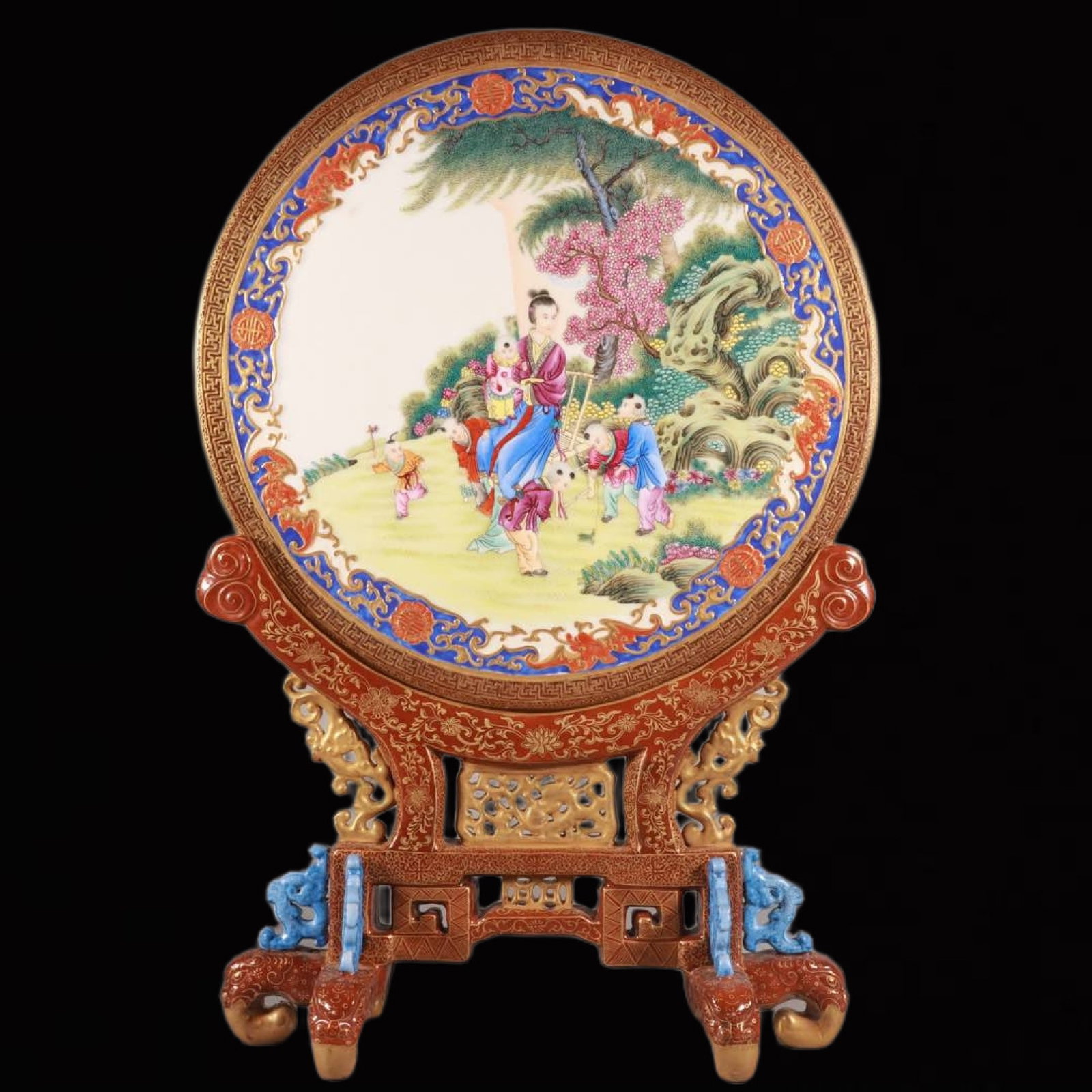 An Exquisite Enamel Painted Gold Character and Story Pattern Screen: An Exquisite Enamel Painted Gold Character and Story Pattern Screen,Qing Dynasty,China,Qianlong Six-character Mark,Size:17.9inx12.1in 珐琅彩描金人物故&#