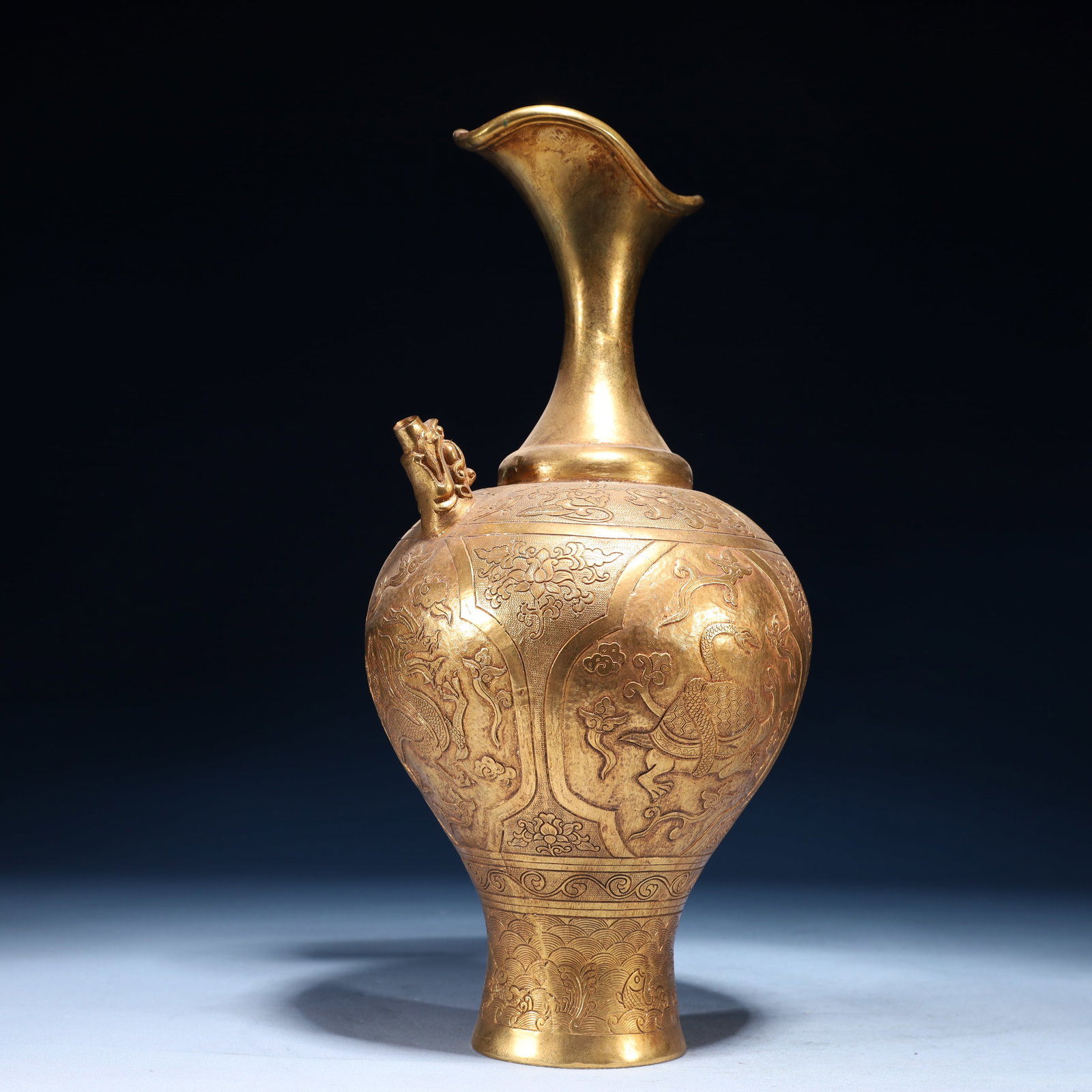 An Exquisite Gilt Bronze Auspicious Beast Pattern Vase - 5