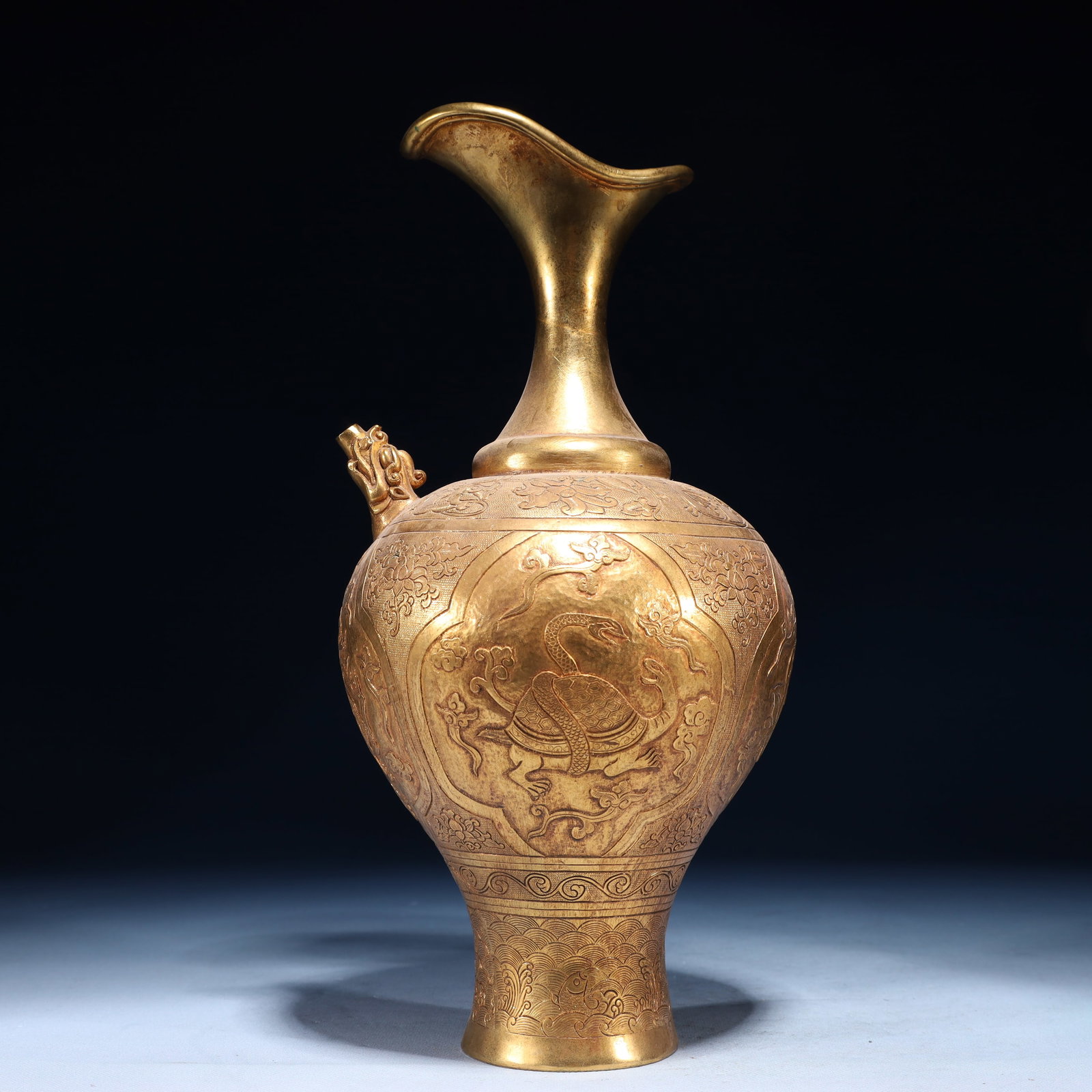 An Exquisite Gilt Bronze Auspicious Beast Pattern Vase - 6