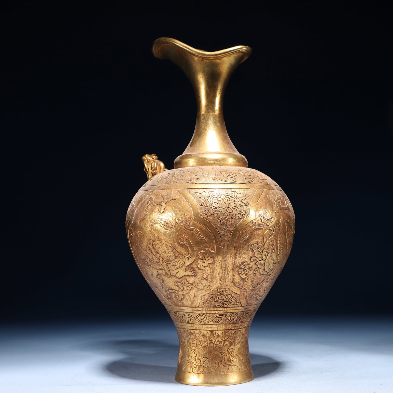 An Exquisite Gilt Bronze Auspicious Beast Pattern Vase - 8