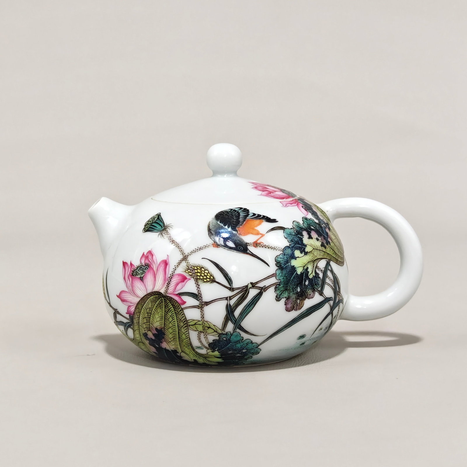 An Exquisite Enamel Flower and Bird Pattern Pot,with poem: An Exquisite Enamel Flower and Bird Pattern Pot,with poem,Qing Dynasty,China,Yongzheng Four-character Mark,Size:3inx4.5in 珐琅彩花鸟纹壶,带诗ă