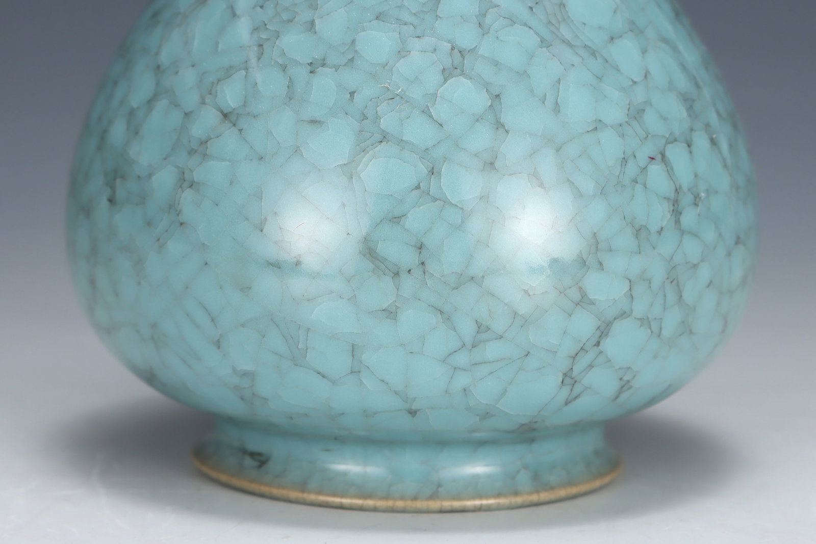 An Exquisite Ru yao Vase - 5