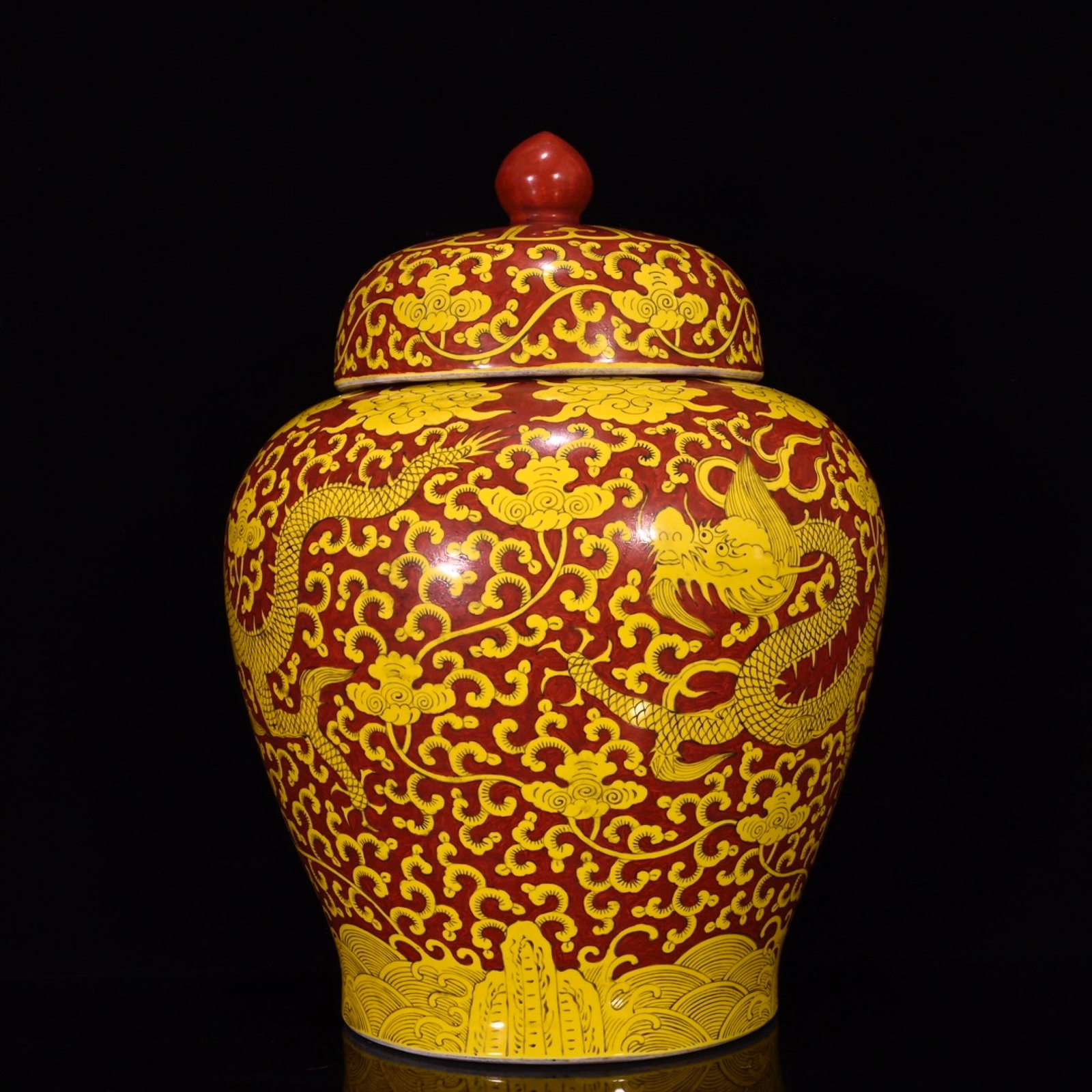 A Huge Red Ground Yellow Glazed Dragon Pattern Jar - 3