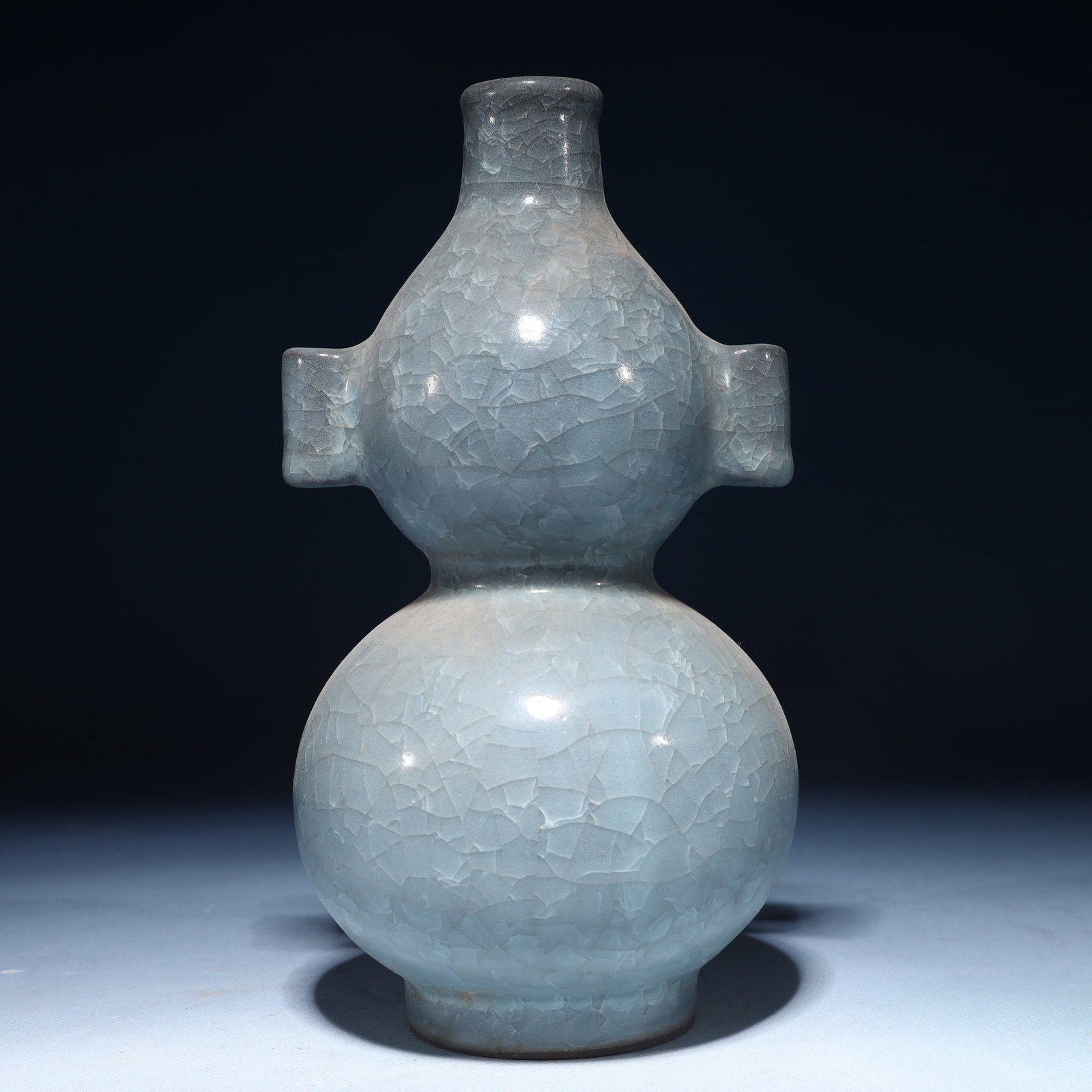 An Exquisite Ru yao Gourd-Shaped Vase: An Exquisite Ru yao Gourd-Shaped Vase Ru yao Gourd-Shaped Vase,Song Dynasty,China,Size:4.7inx4.3inx9.1in,Weight:900g 汝窑葫芦瓶,中国宋代