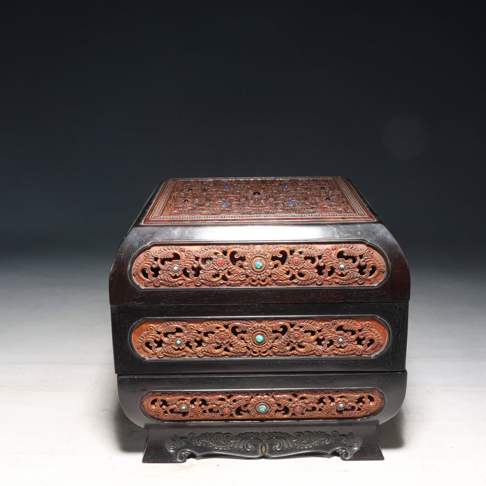 An Exquisite Zitanwood Inlaid Huanghuali wood Hollow Flower Pattern Box with Cover,Inlaid Gems: An Exquisite Zitanwood Inlaid Huanghuali wood Hollow Flower Pattern Box with Cover,Inlaid Gems,Qing Dynasty,China,Size:8.7inx7.9in,Weight:1750g 紫檀木镶黄花梨