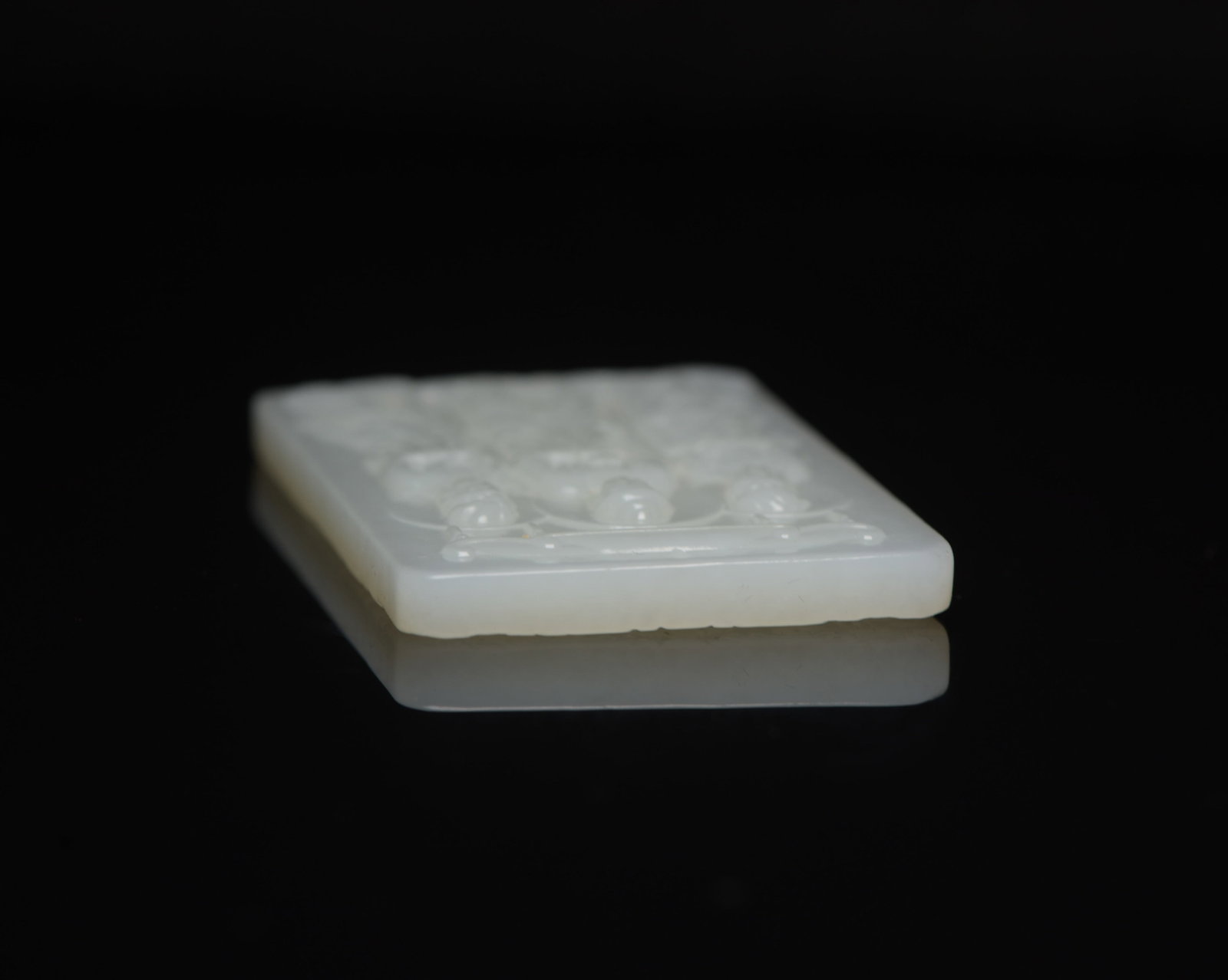 An Exquisite White Jade Figure Pattern Pendant - 5