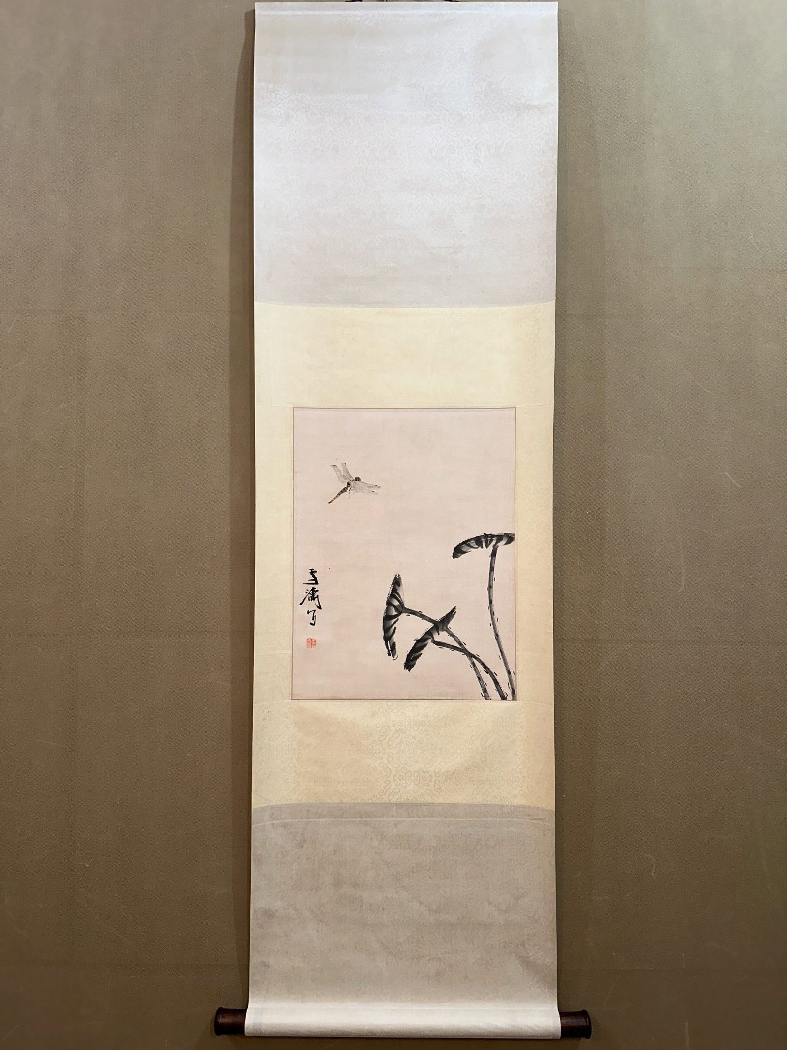 A Chinese Vertical Scroll Ink Painting of Flower on Paper: A Chinese Vertical Scroll Ink Painting of Flower on Paper,Wang Xuetao,Size:13.8inx18.1in 一幅中国水墨花卉画立轴,王雪૵