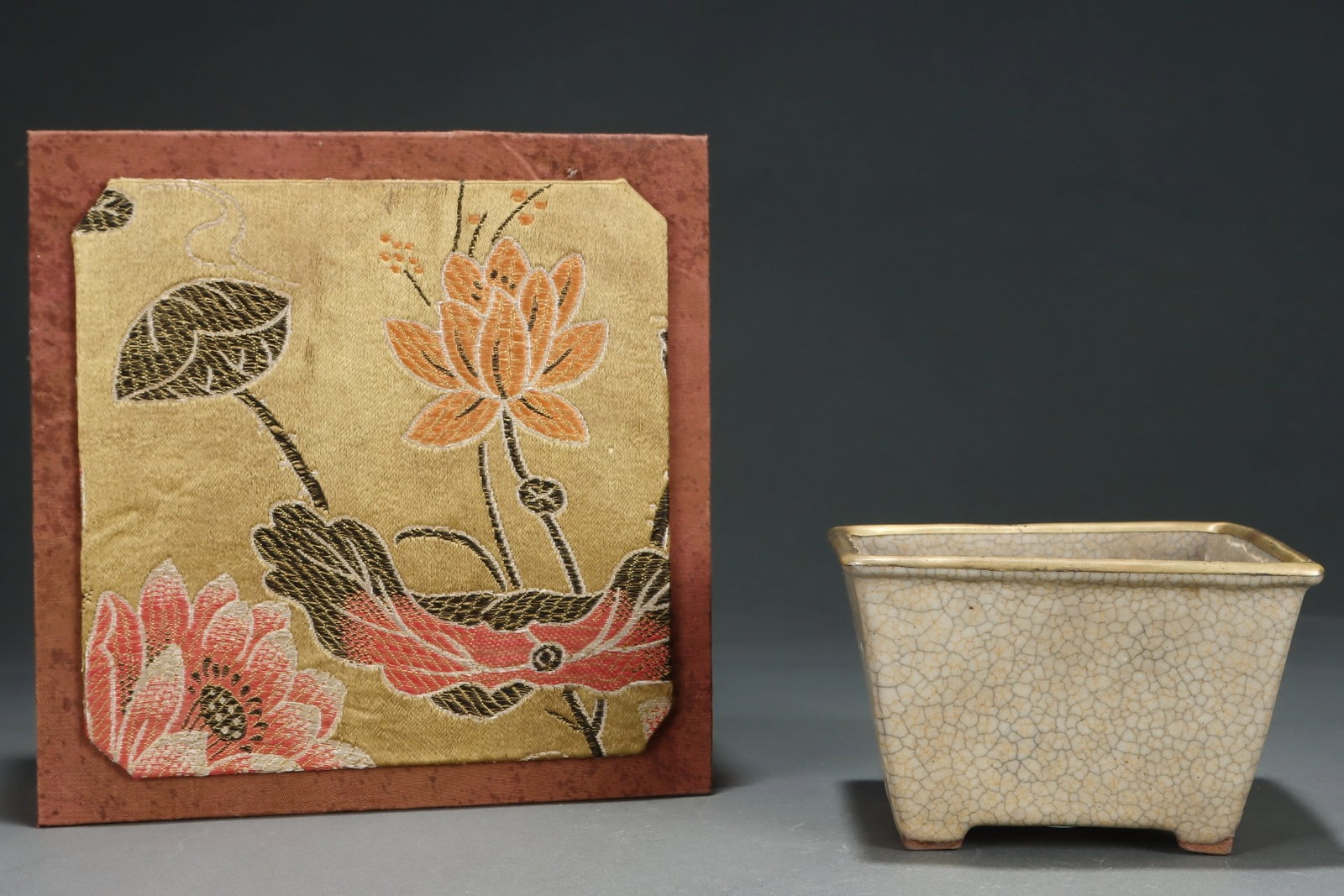 An Exquisite Ge yao Yellow Glazed Basin: An Exquisite Ge yao Yellow Glazed Basin,Song Dynasty,China,Size:3.7inx5.5in 哥窑黄釉盆,中国宋代