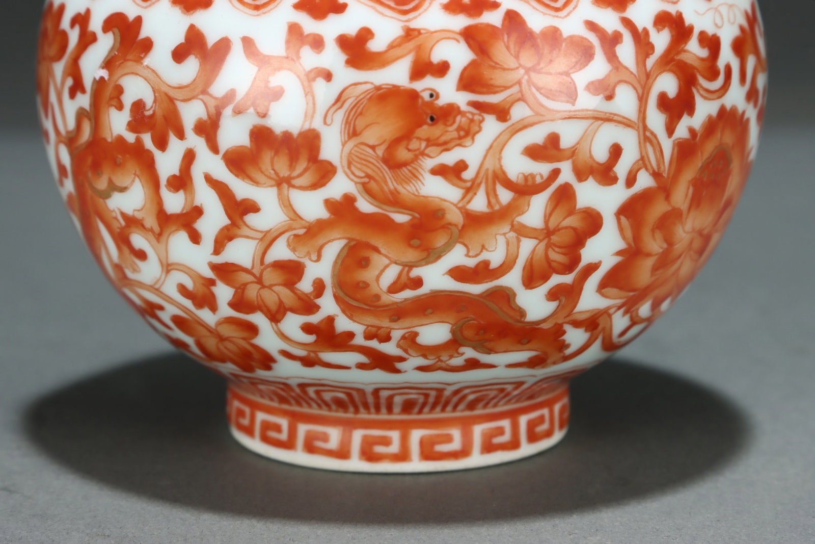 An Exquisite Iron-Red Lotus Pattern Jar - 5
