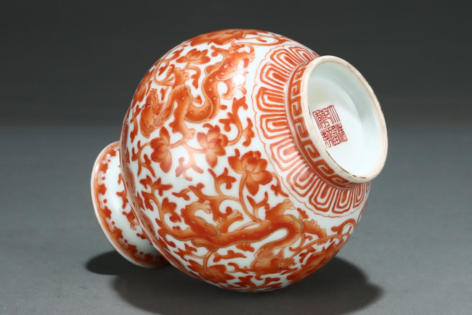 An Exquisite Iron-Red Lotus Pattern Jar - 7