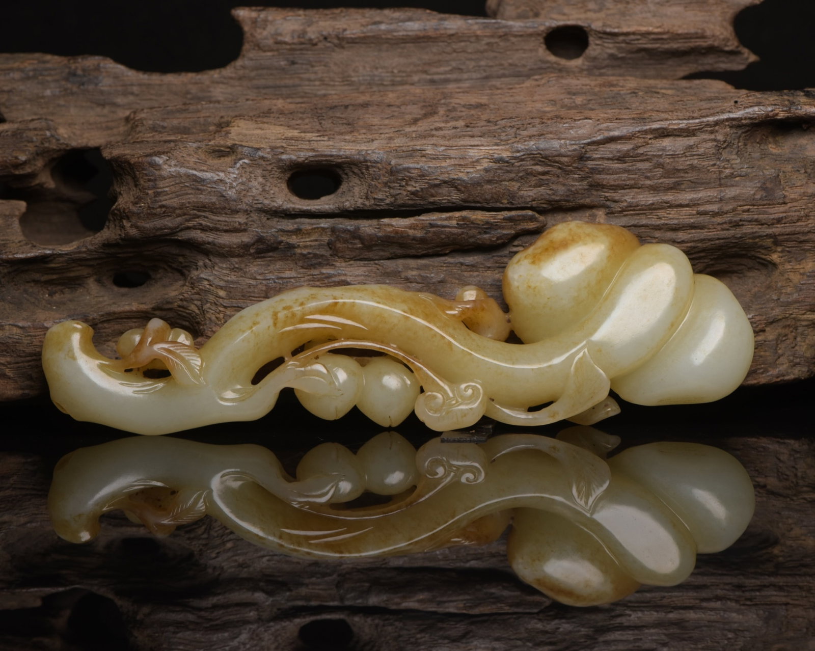 An Exquisite White Jade Ganoderma lucidum Pattern Ruyi - 2