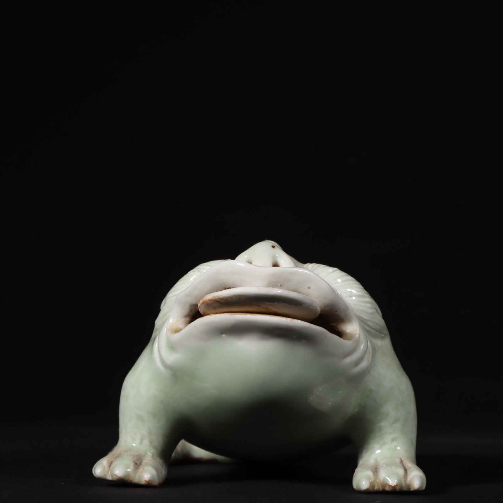 An Exquisite Celadon Glazed Toad Ornament - 2