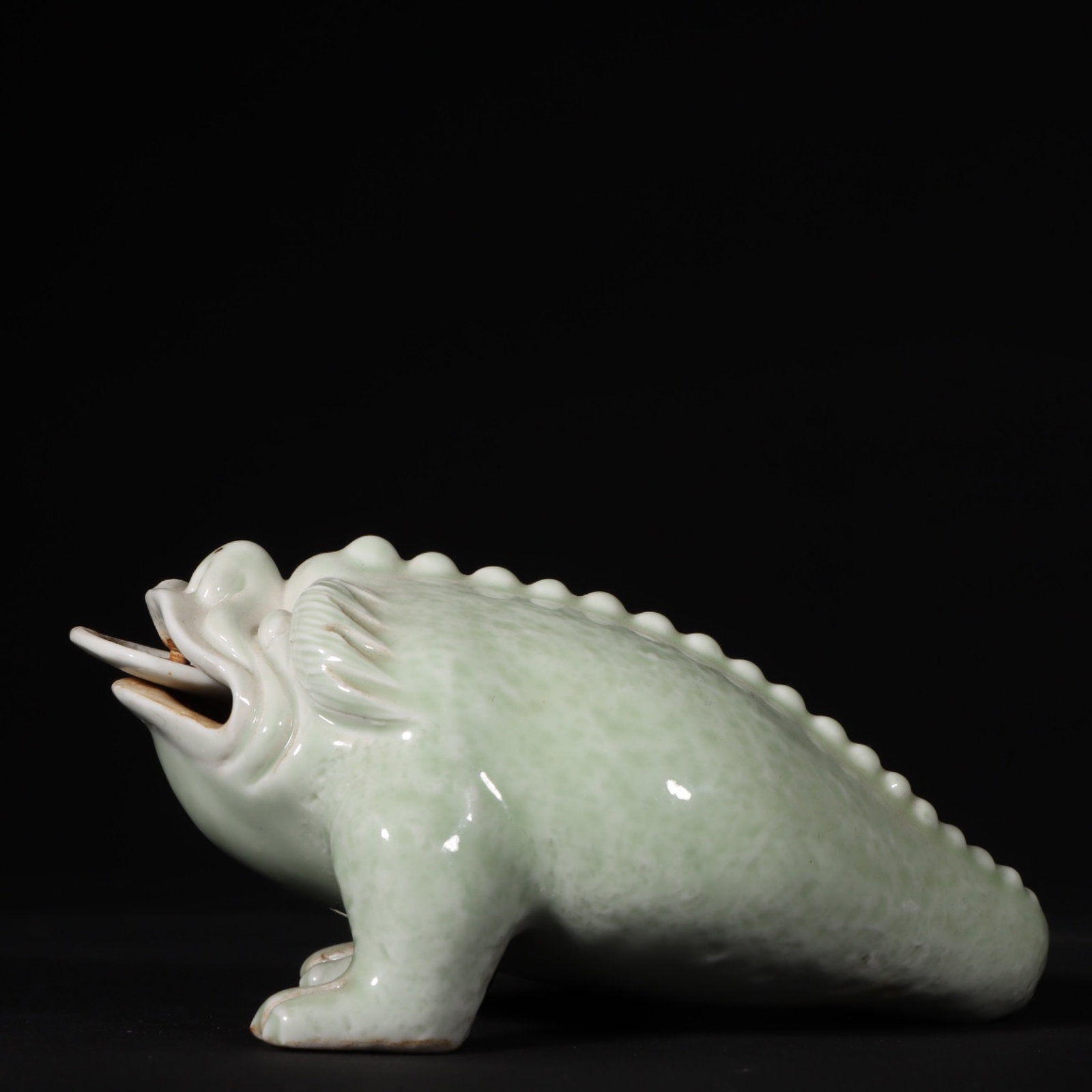 An Exquisite Celadon Glazed Toad Ornament - 3