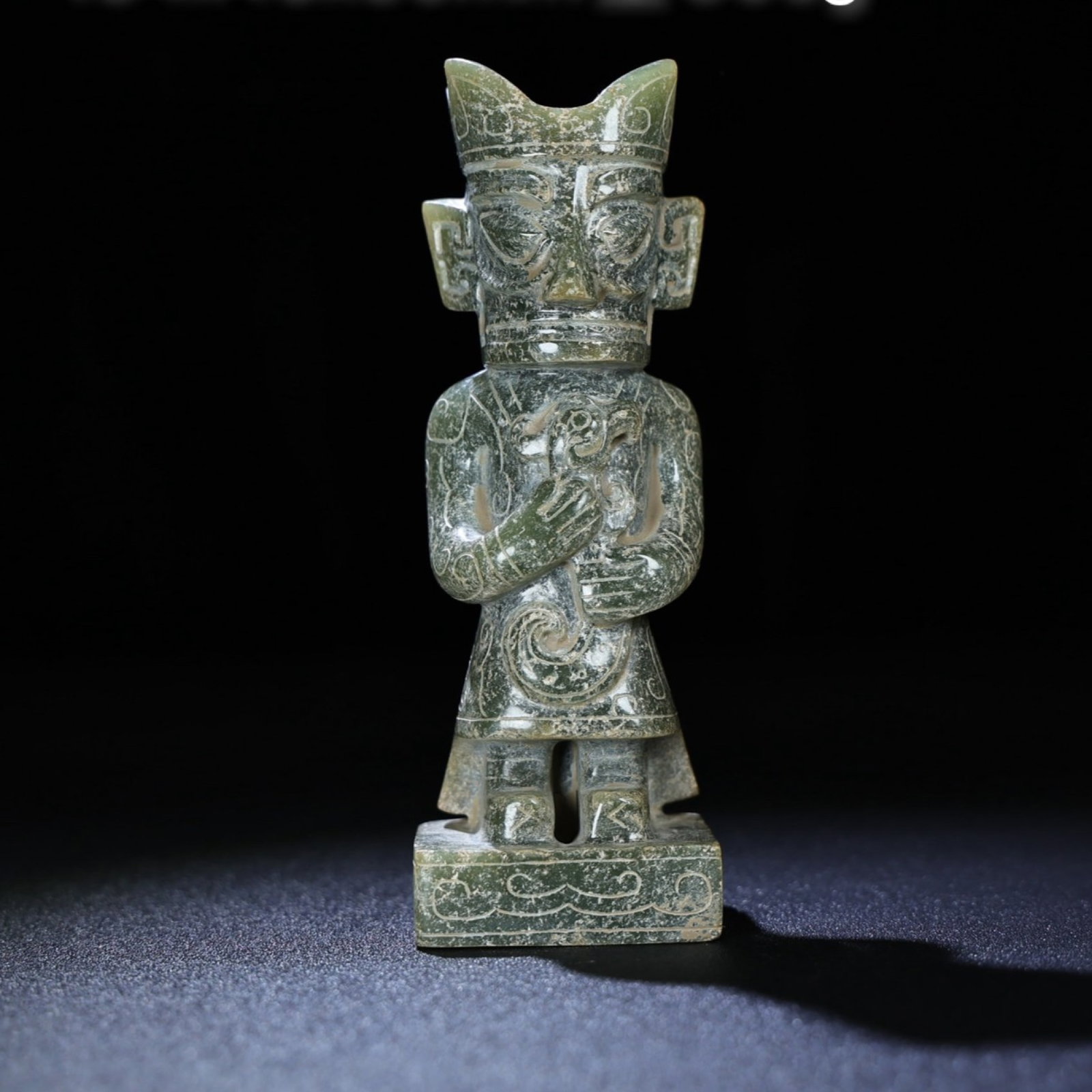 An Exquisite Archaic Jade Figure Ornament: An Exquisite Archaic Jade Figure Ornament,Ancient Time,China,Size:5.3inx1.8inx1.4in,Weight:365g 高古玉人物摆件,中国远古时期