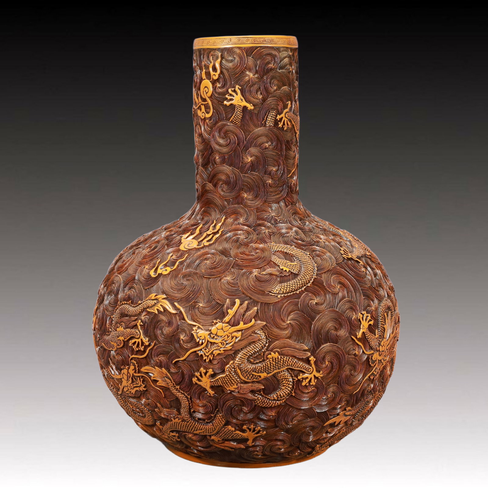 A Huge Yellow Lacquer Auspicious Cloud and Dragon Pattern Vase,with an Imperial Poem by Emperor: A Huge Yellow Lacquer Auspicious Cloud and Dragon Pattern Vase,with an Imperial Poem by Emperor Qianlong,Qing Dynasty, China,Size:15.7inx23.6in,Weight:7450g 鸡油黄漆器