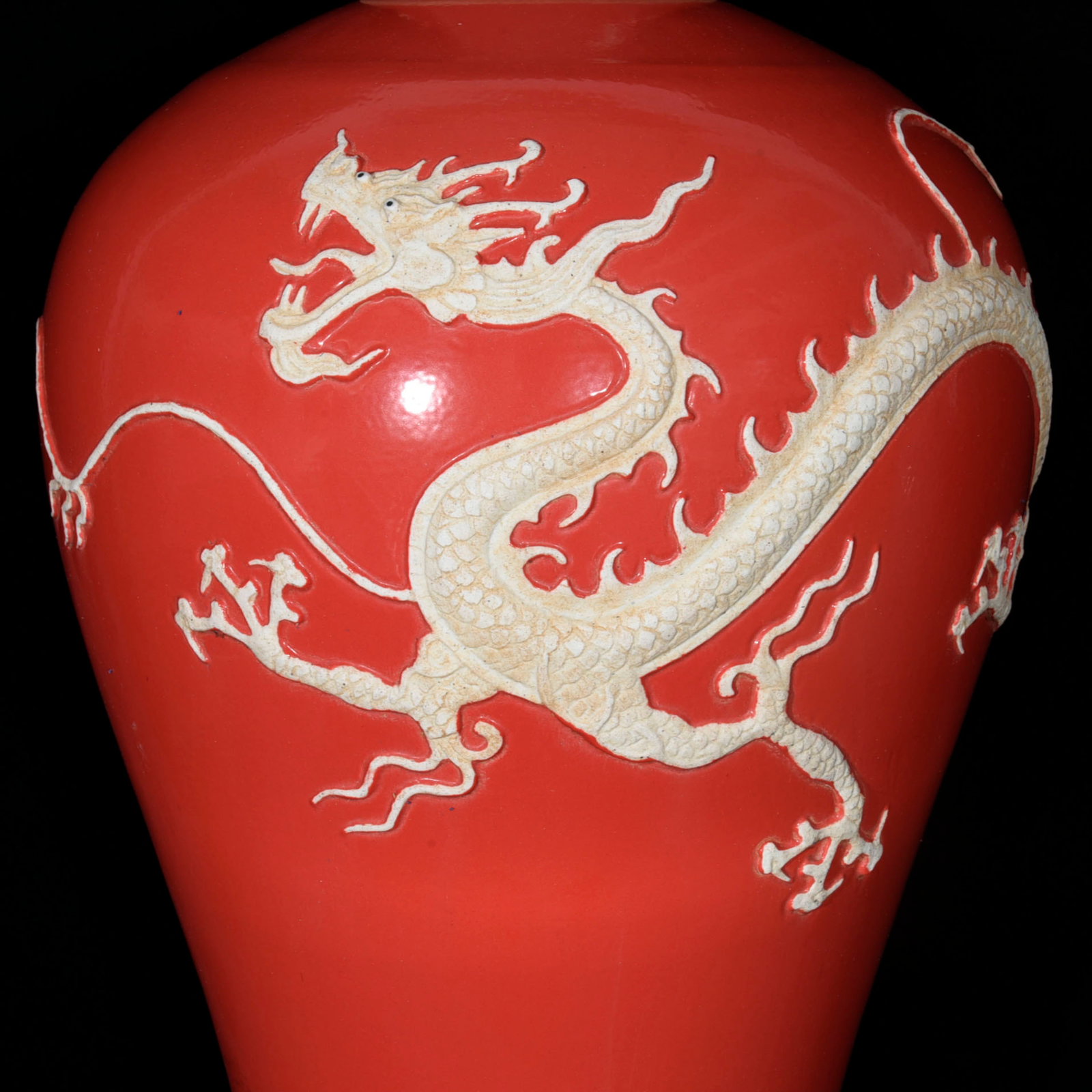 A Huge Red Glazed Dragon Pattern Vase - 2