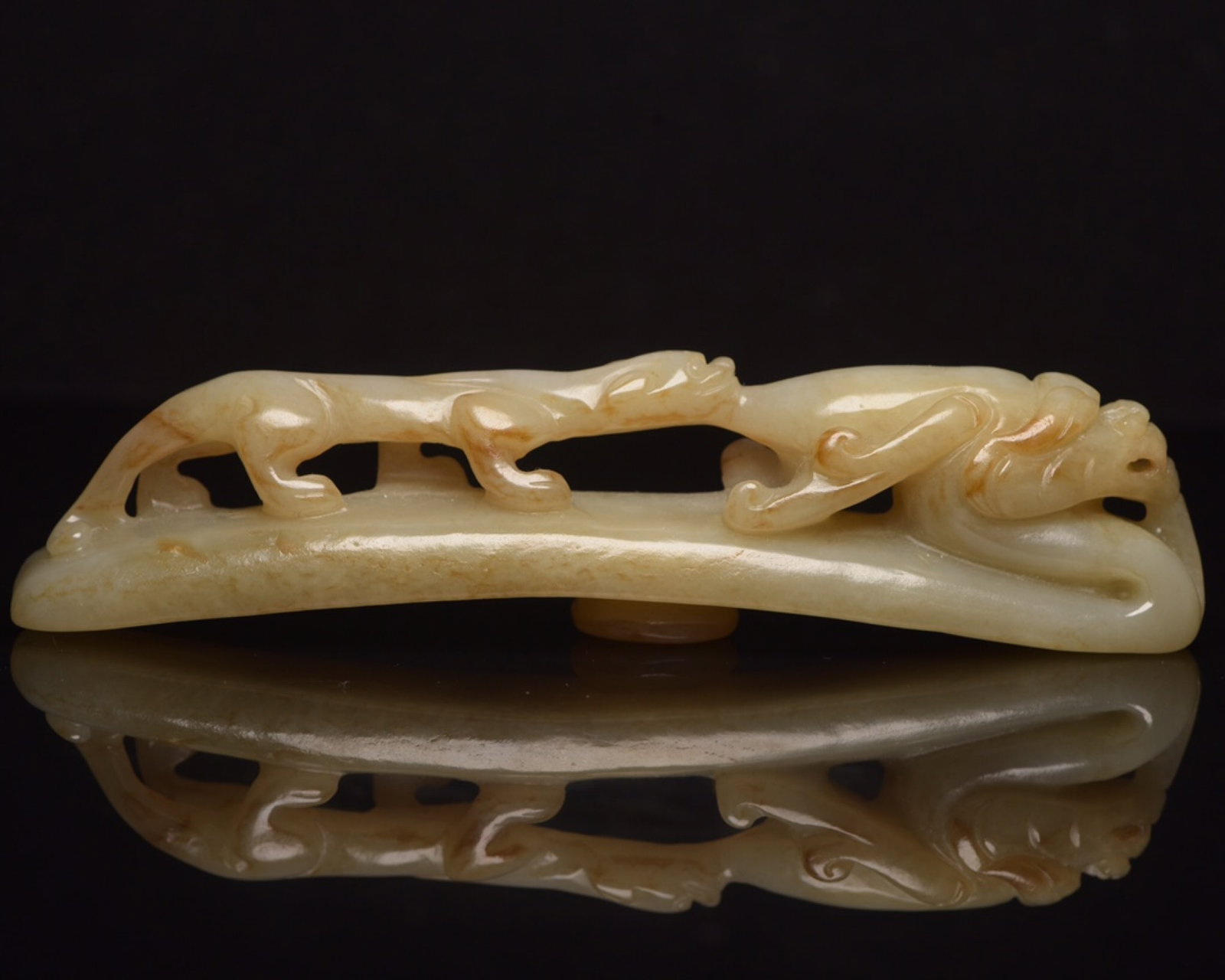 An Exquisite White Jade Dragon Pattern Ornament - 2