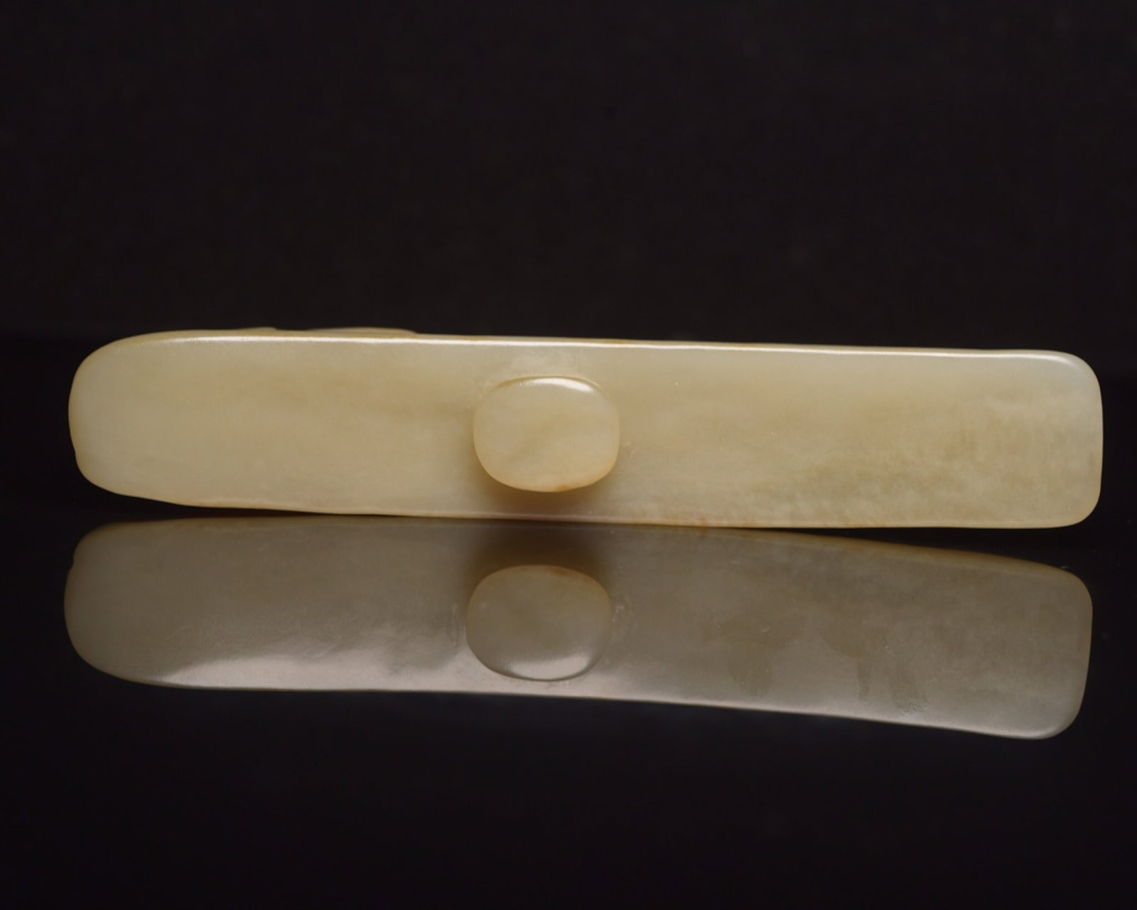 An Exquisite White Jade Dragon Pattern Ornament - 6
