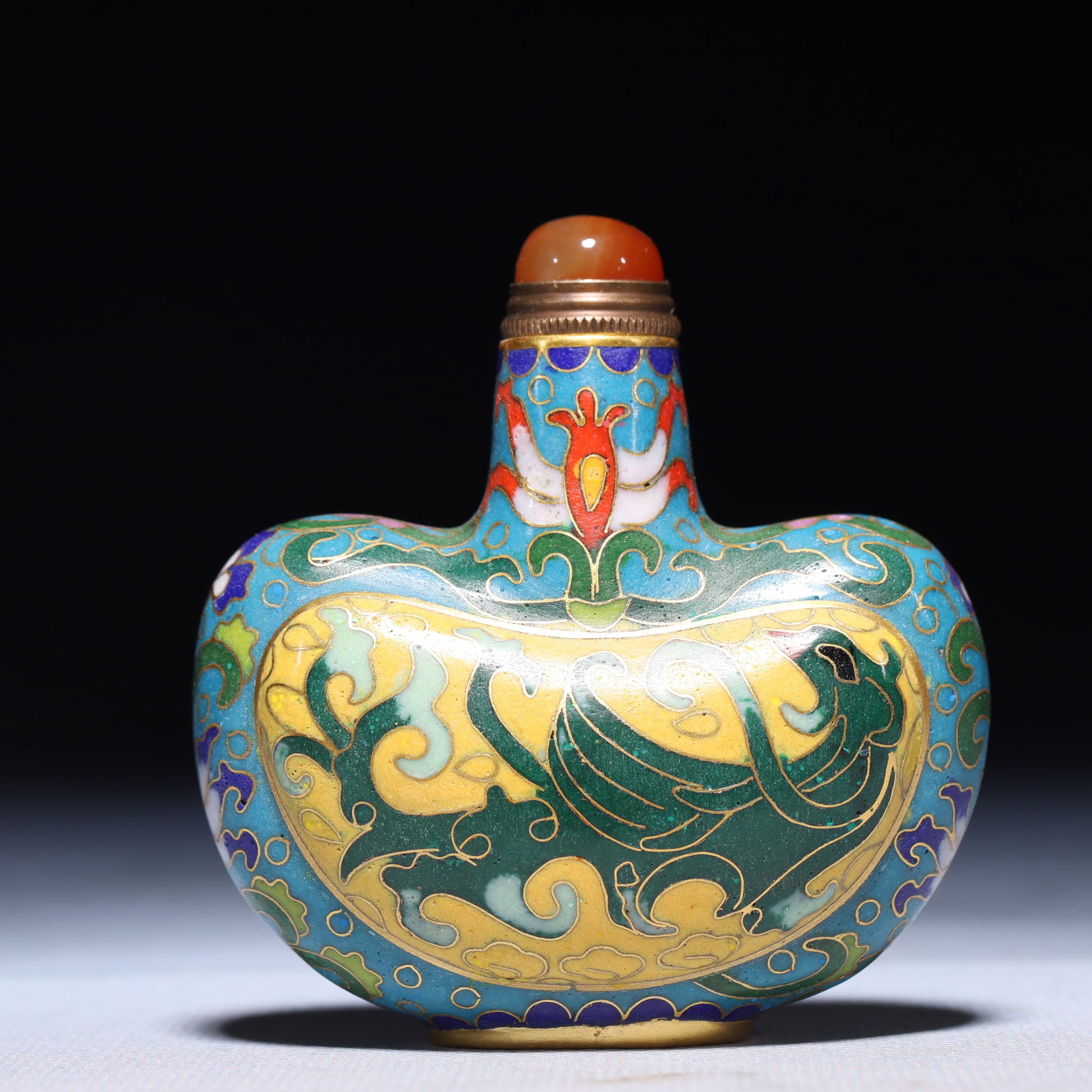 An Exquisite Cloisonne Chi-Dragon Pattern Snuff Bottle: An Exquisite Cloisonne Chi-Dragon Pattern Snuff Bottle,Qing Dynasty,China,Qianlong Four-character Mark,Size:2.6inx1.2inx2.8in,Weight:82g 景泰蓝螭龙纹鼻烟