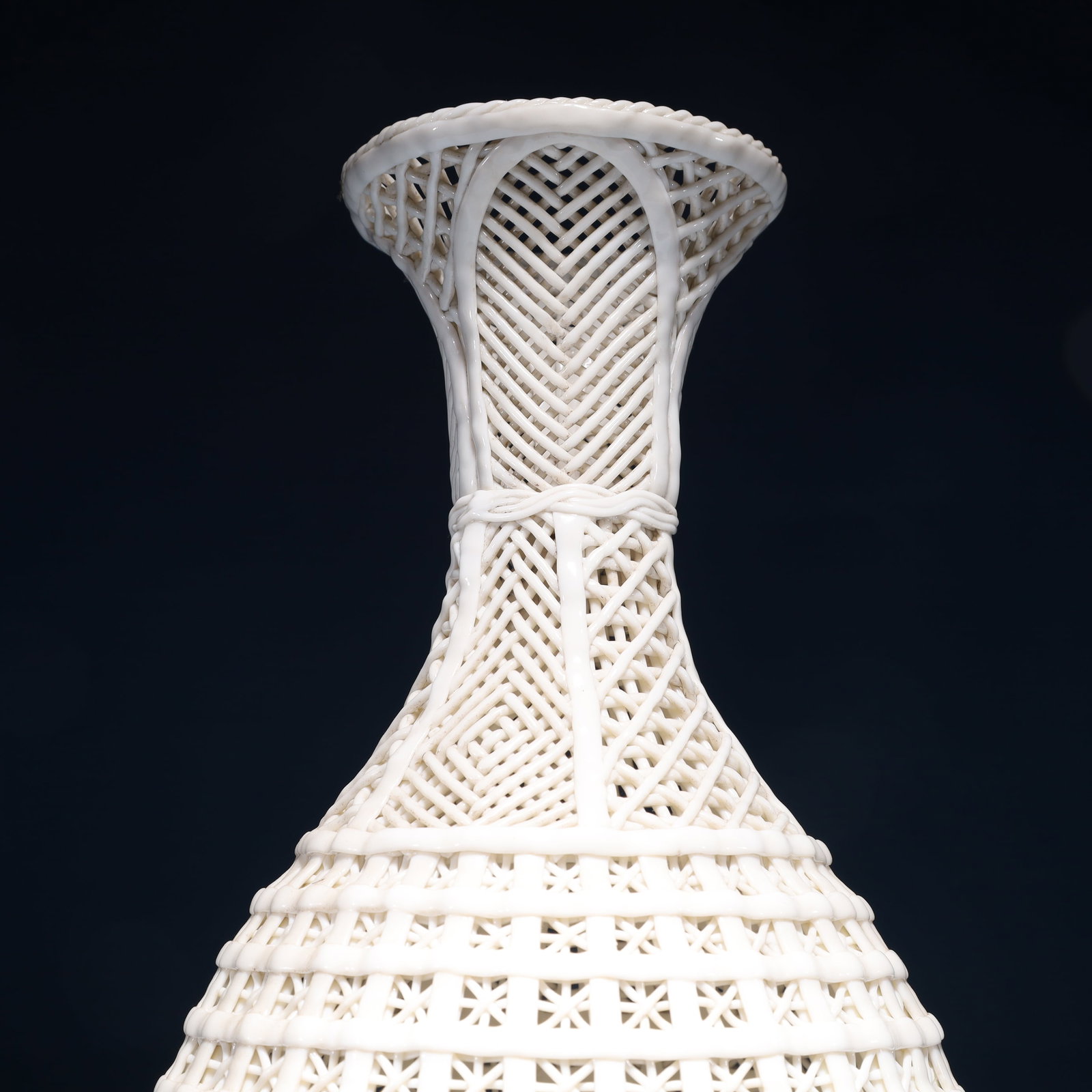 An Exquisite Blance-De-Chine Vase - 2