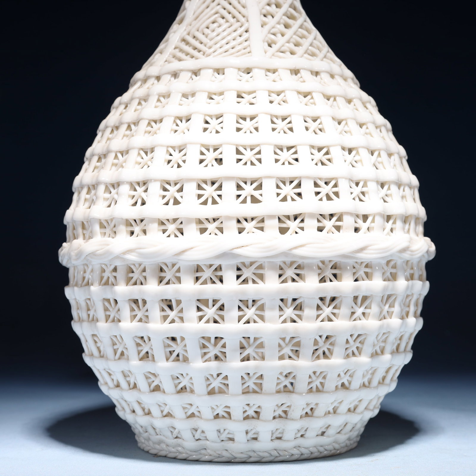 An Exquisite Blance-De-Chine Vase - 3