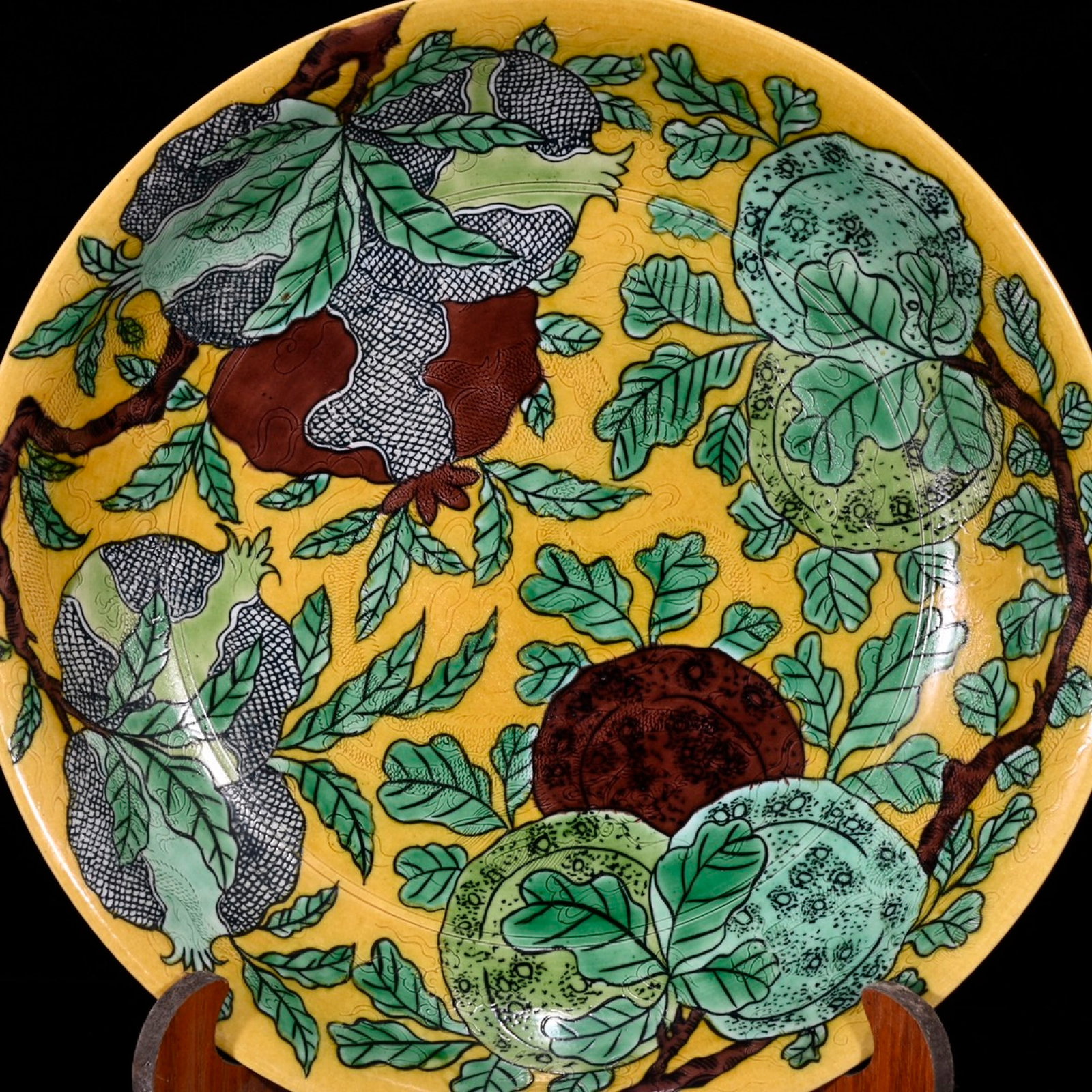 A Rare Biscuit Flower and Fruit Pattern Plate - 2