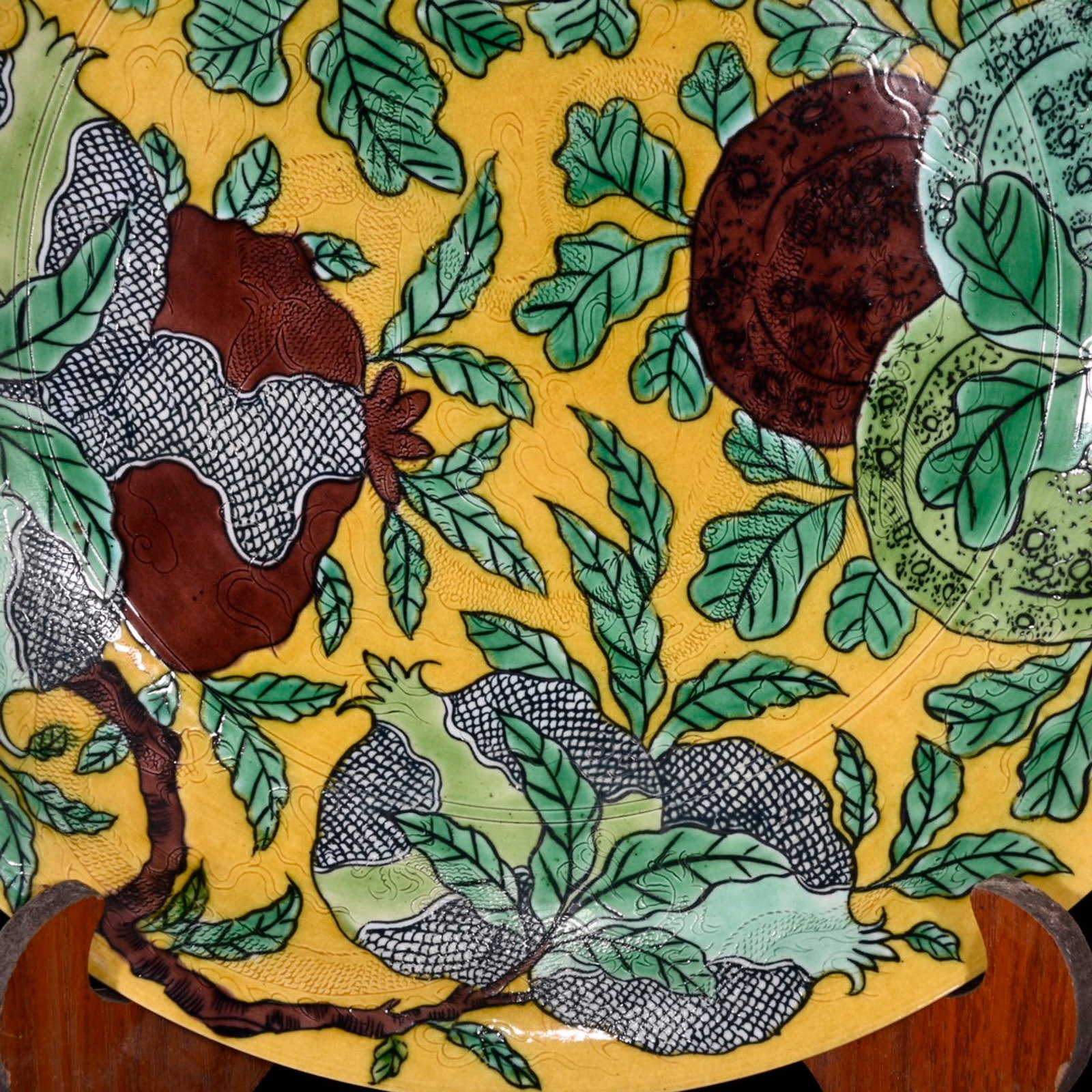 A Rare Biscuit Flower and Fruit Pattern Plate - 6