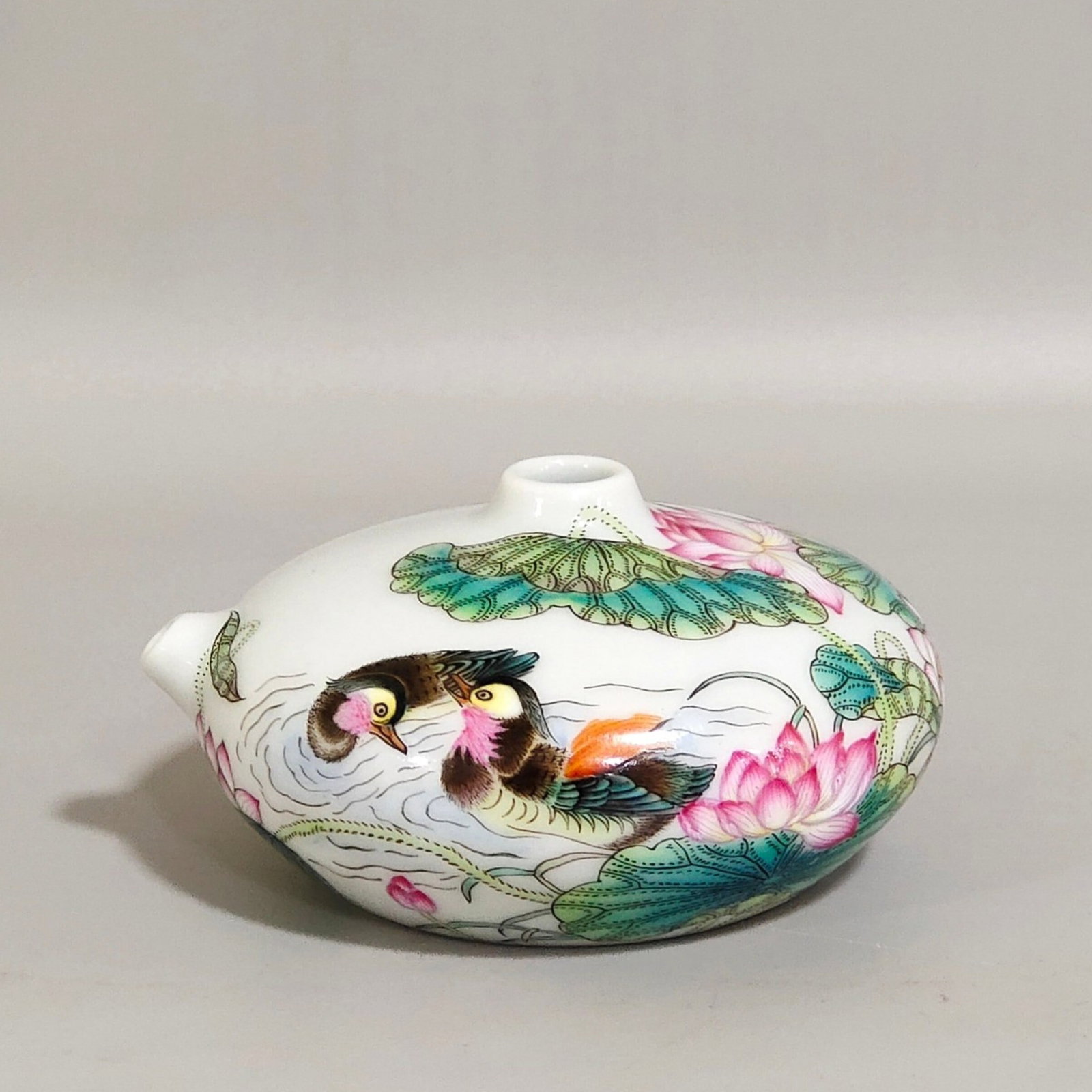 An Exquisite Famille-Rose Flower and Mandarin Duck Pattern Water Pot: An Exquisite Famille-Rose Flower and Mandarin Duck Pattern Water Pot,Qing Dynasty,China,Yongzheng Six-character Mark,Size:1.6inx2.8in 粉彩花卉鸳鸯纹水&#