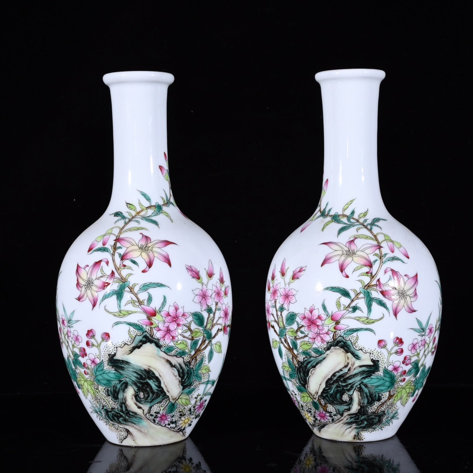 A Pair of Exquisite Famille-Rose Flower Pattern Vases,with poem: A Pair of Exquisite Famille-Rose Flower Pattern Vases,with poem,Qing Dynasty,China,Yongzheng Four-character Mark,Size:8.7inx4.3in 一对粉彩花卉纹瓶,ñ
