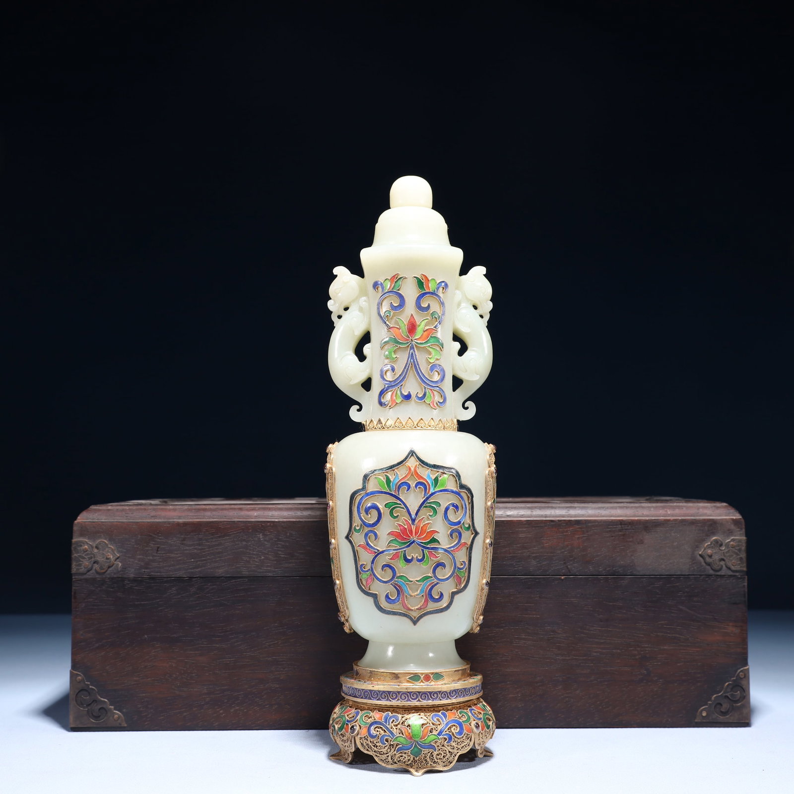 An Exquisite Filigree and Gilding Inlaid White Jade Lotus Pattern Double-Ears Bottle,Inlaid Gems: An Exquisite Filigree and Gilding Inlaid White Jade Lotus Pattern Double-Ears Bottle,Inlaid Gems,Qing Dynasty,China,Size:3.1inx11in,(Box)14.2inx6.3inx4.7in,Weight:700g 掐丝鎏金