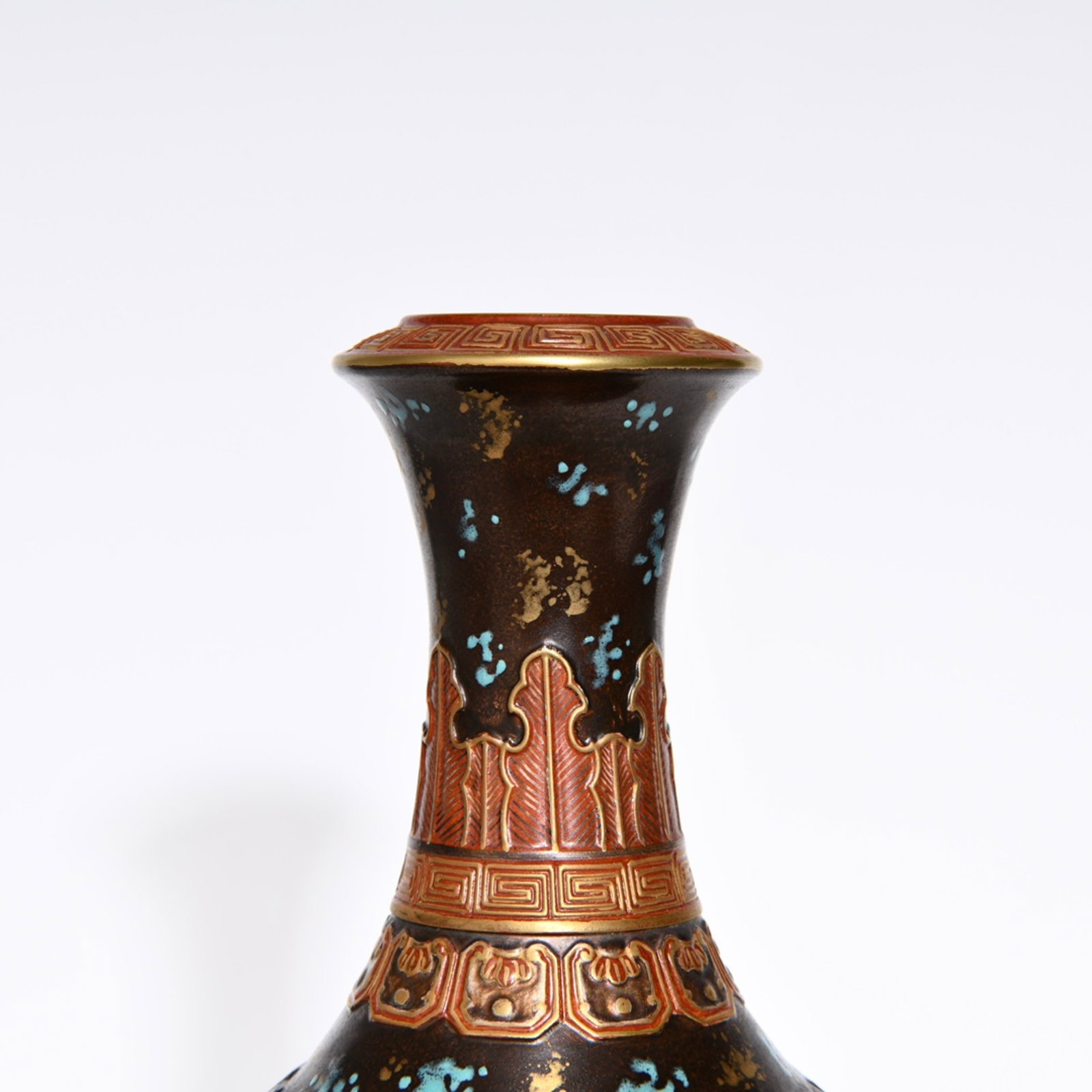 An Exquisite Bronze Glazed Gilt Vase - 4